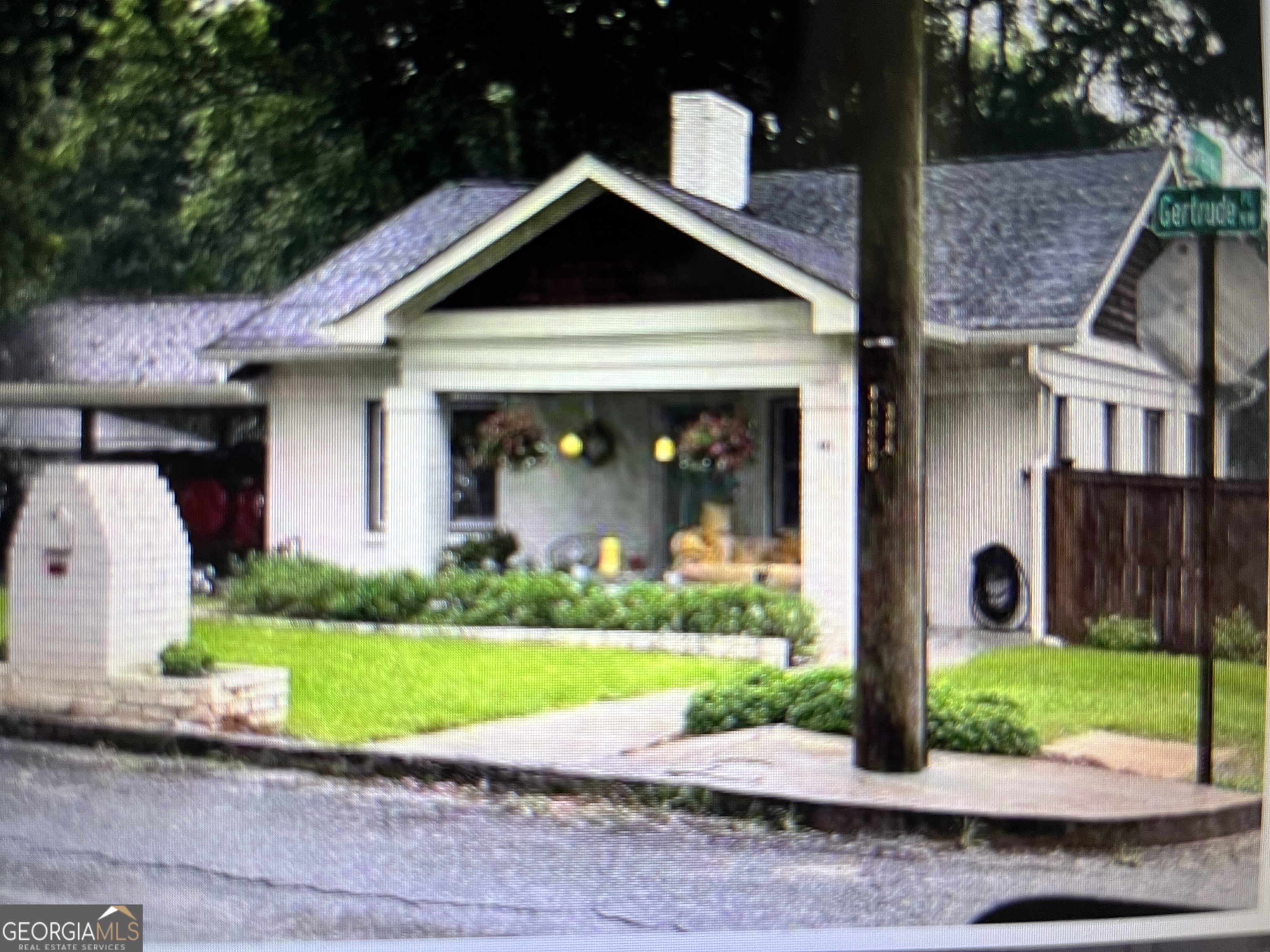 27 Gertrude Place NW