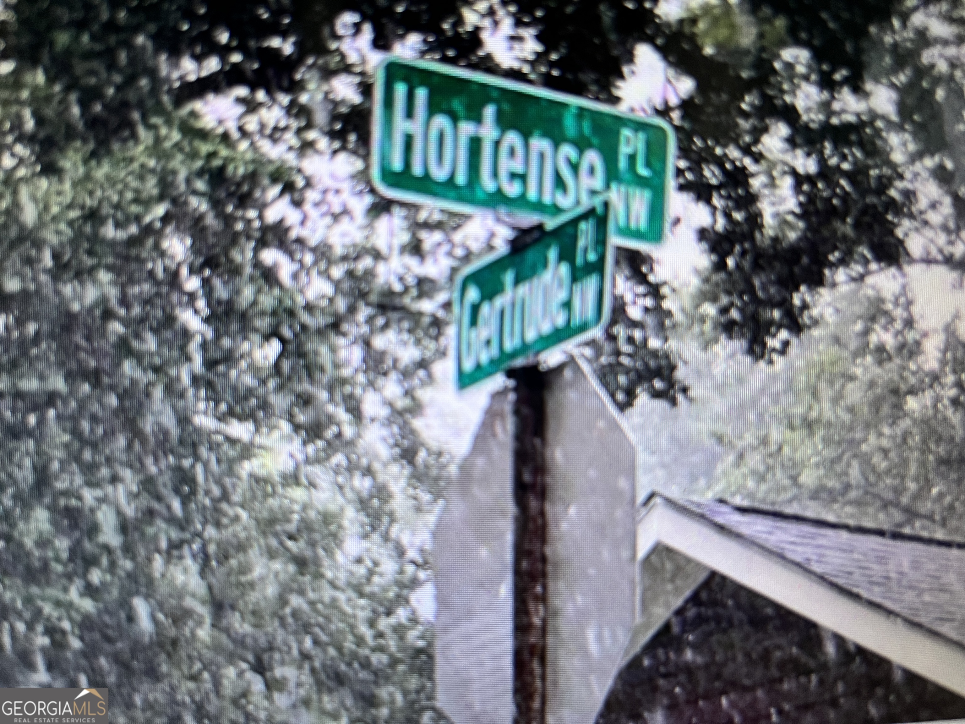 27 Gertrude Place NW