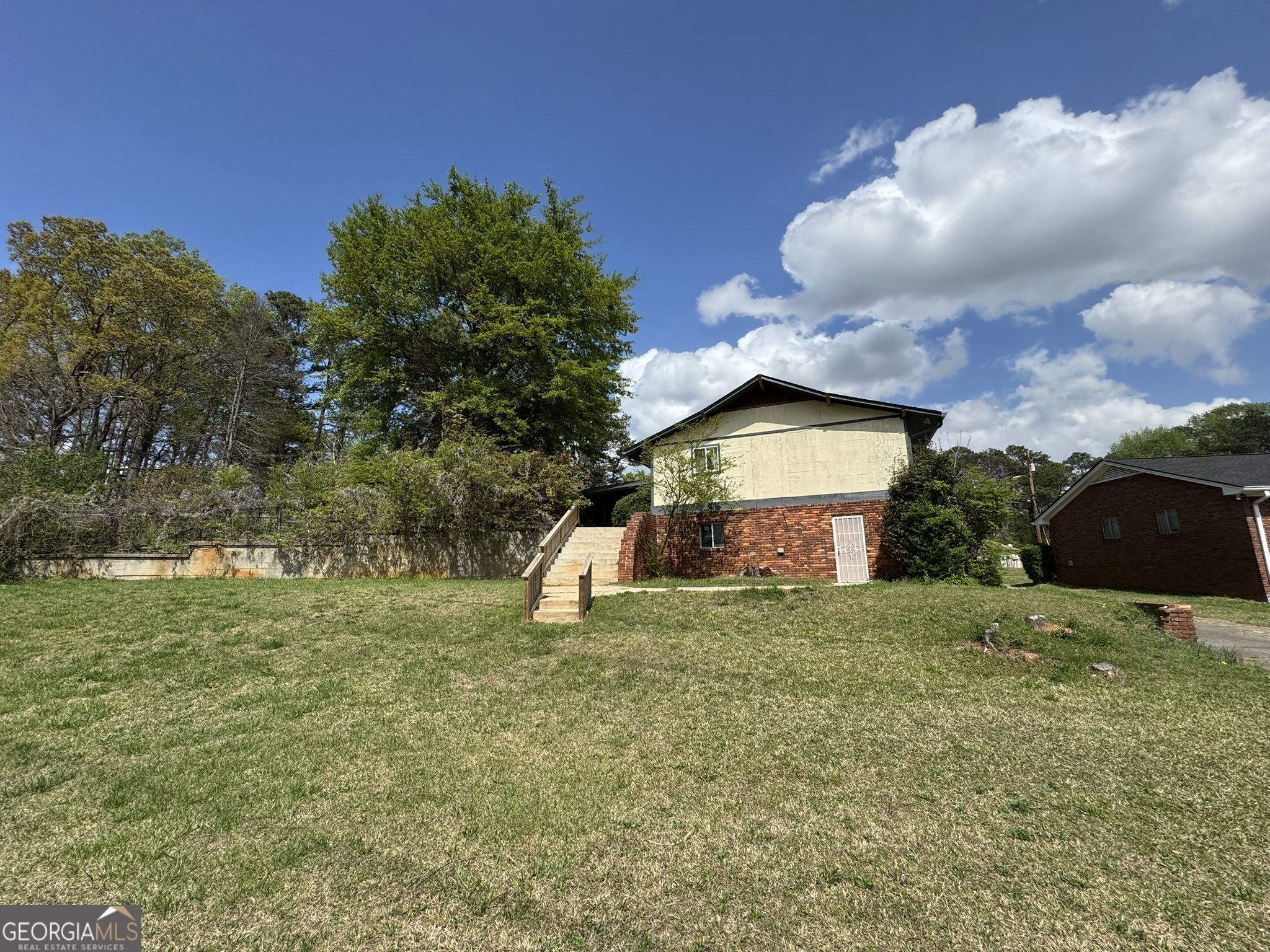 2461 Mcalpin Terrace