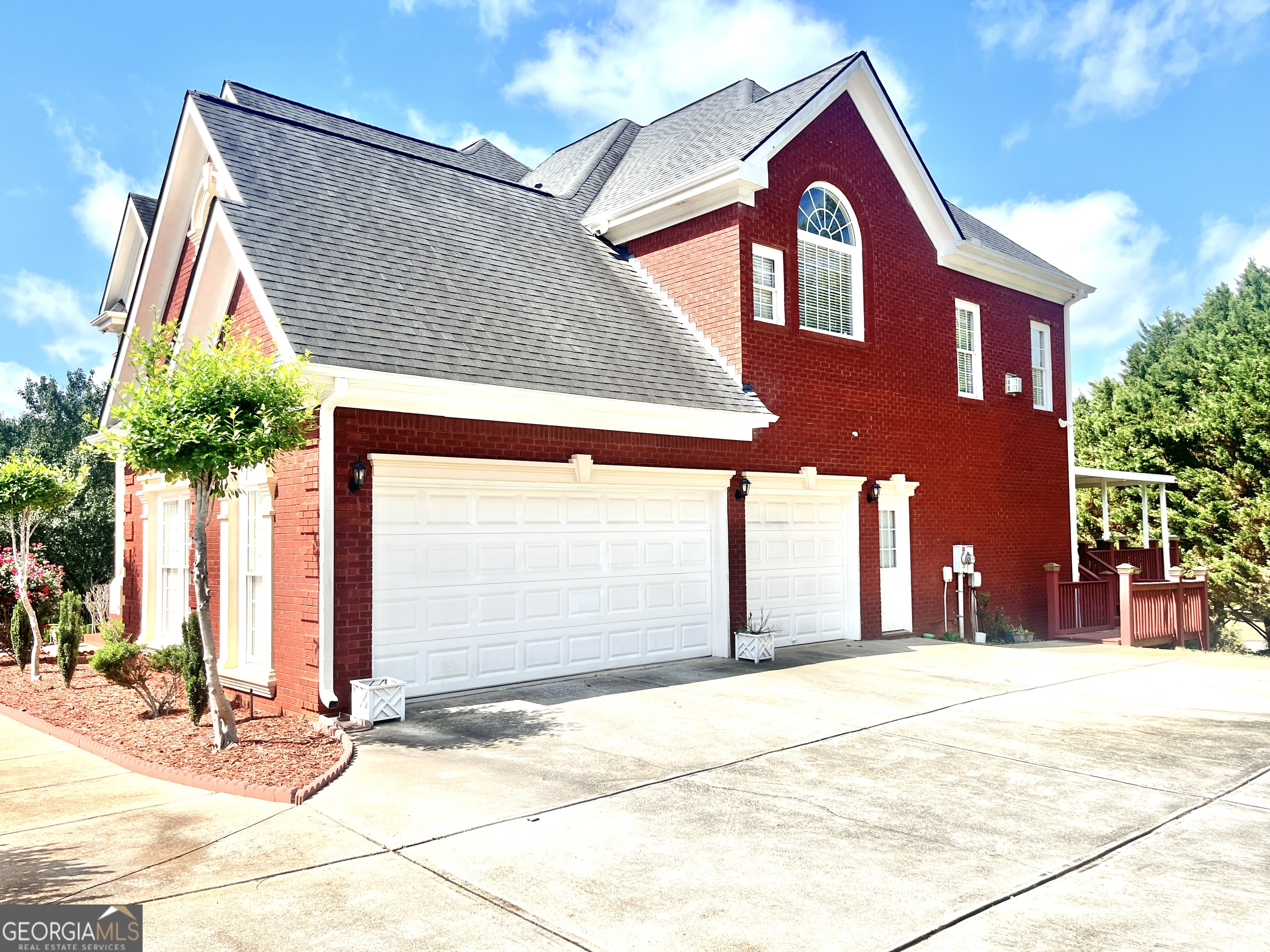 215 Fox Glove Drive