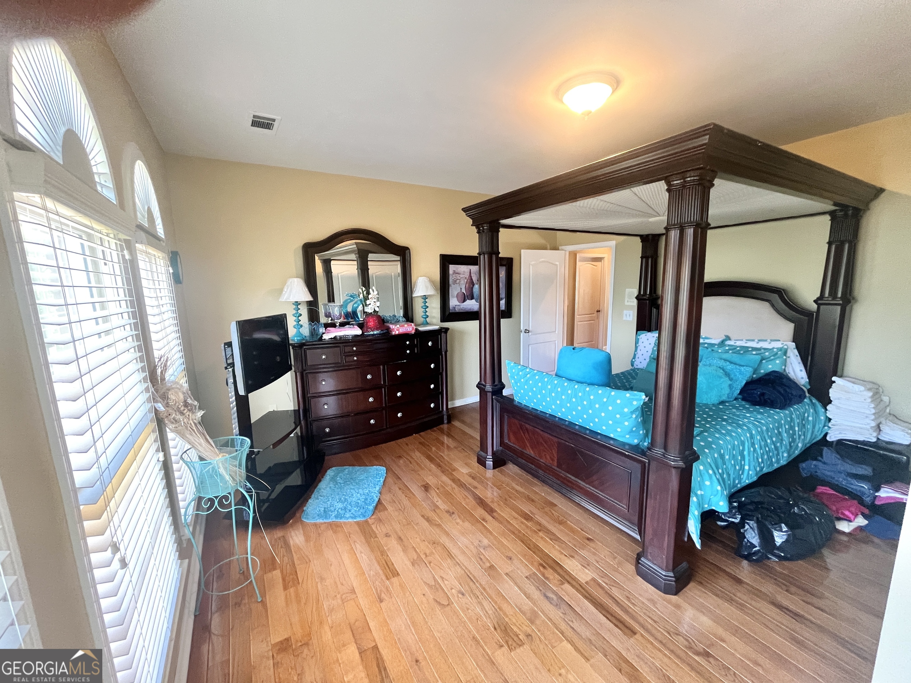 215 Fox Glove Drive