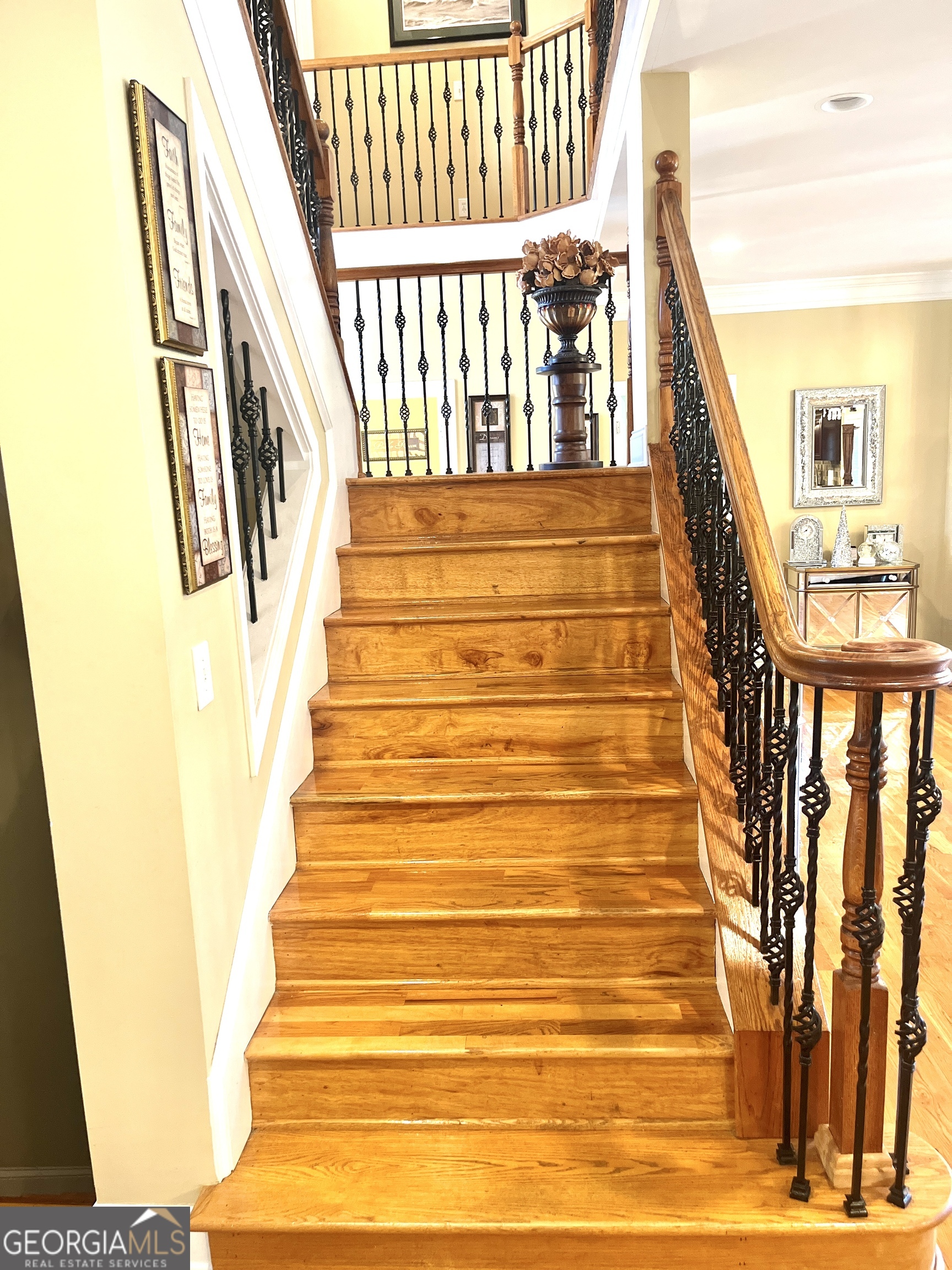 215 Fox Glove Drive