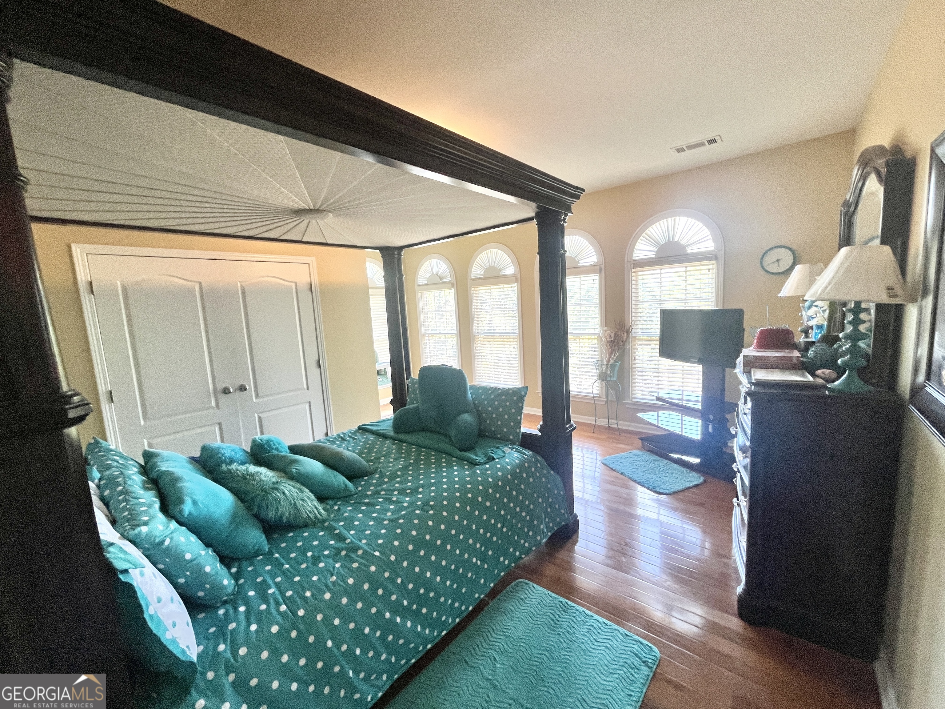 215 Fox Glove Drive
