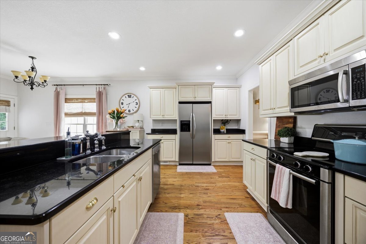 318 Ivystone Drive