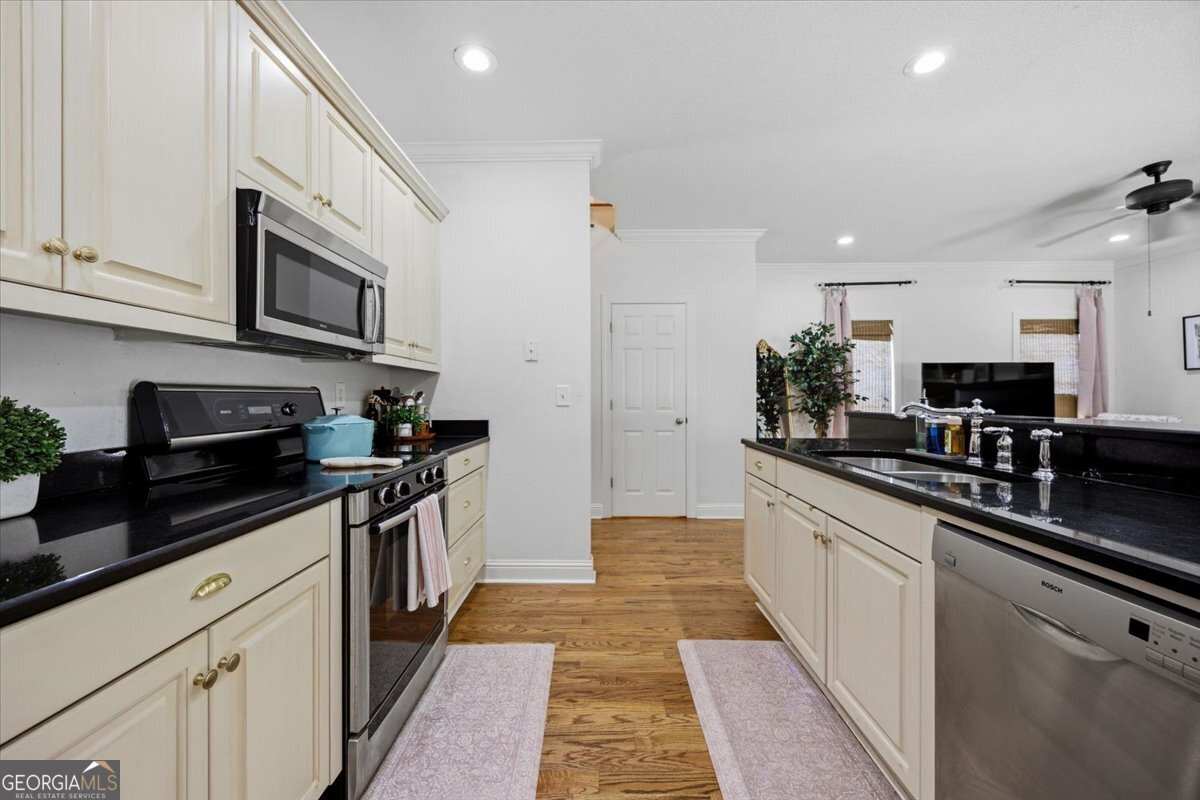 318 Ivystone Drive