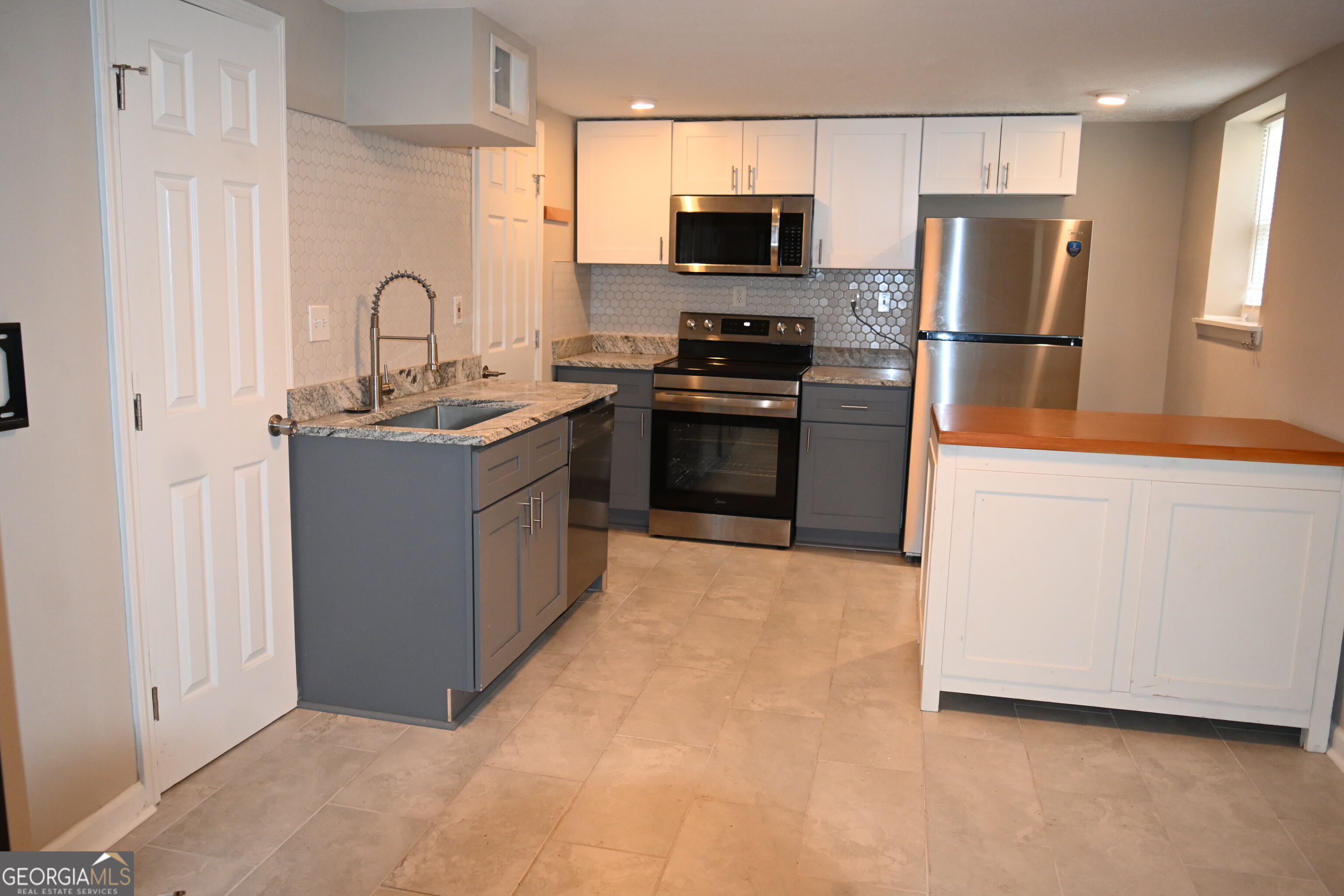 1923 Thompson Avenue # 2