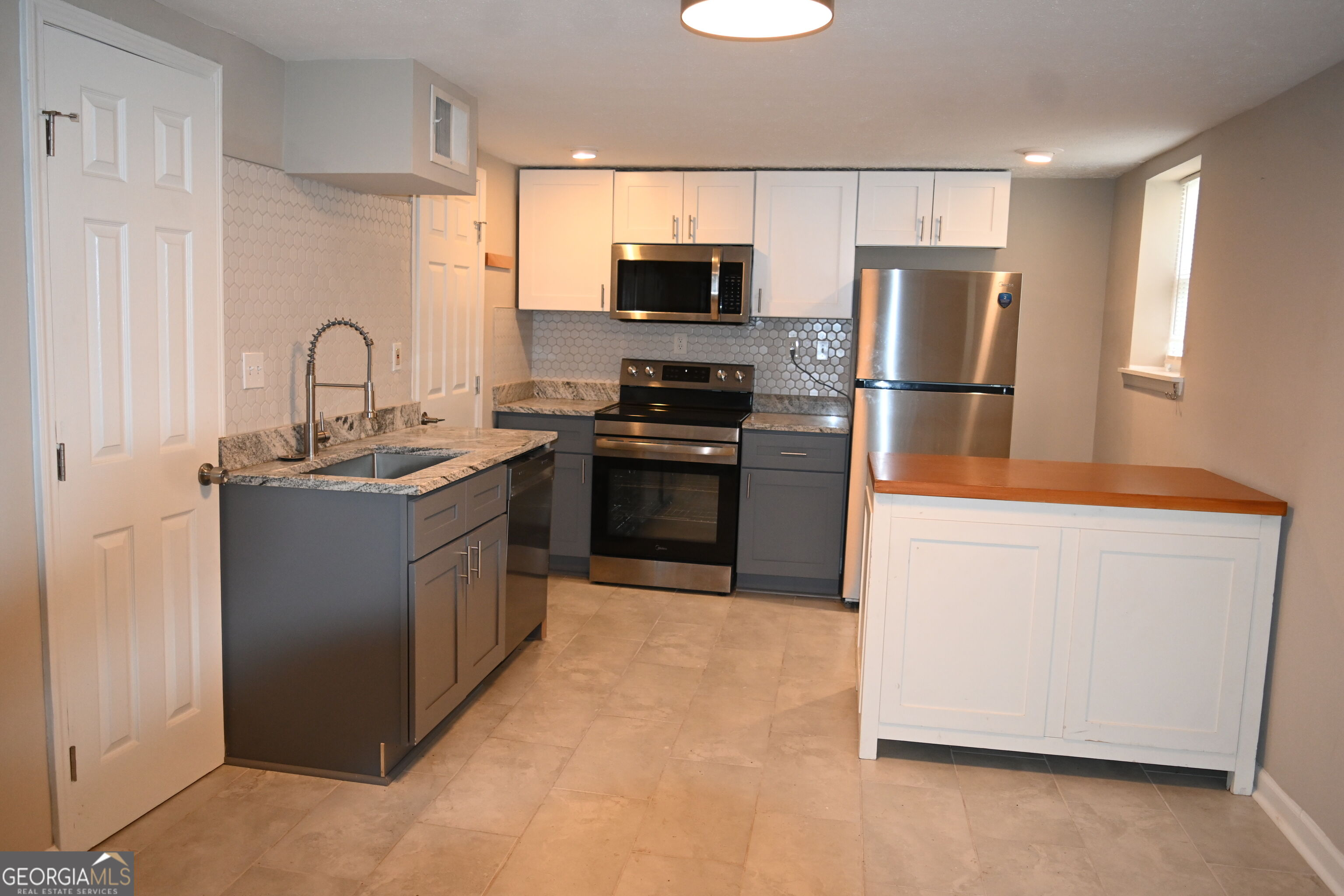 1923 Thompson Avenue # 2
