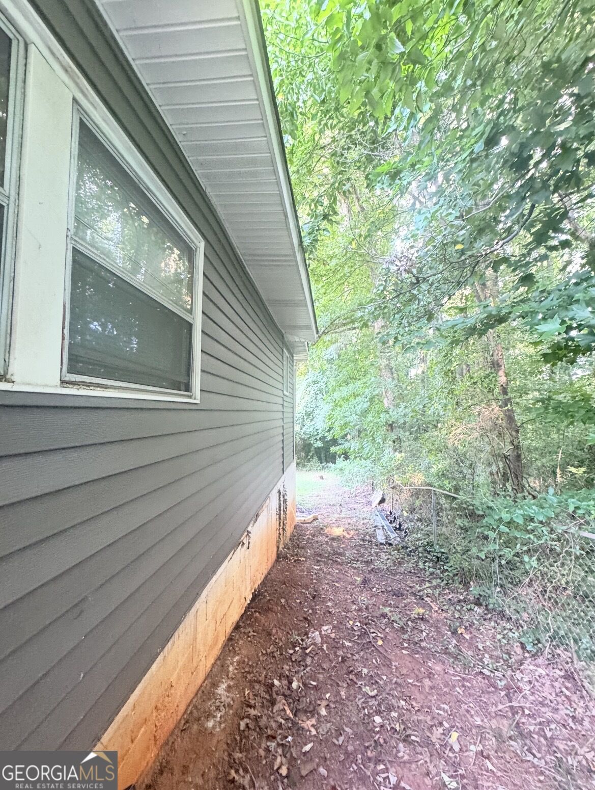4277 Iowa Drive