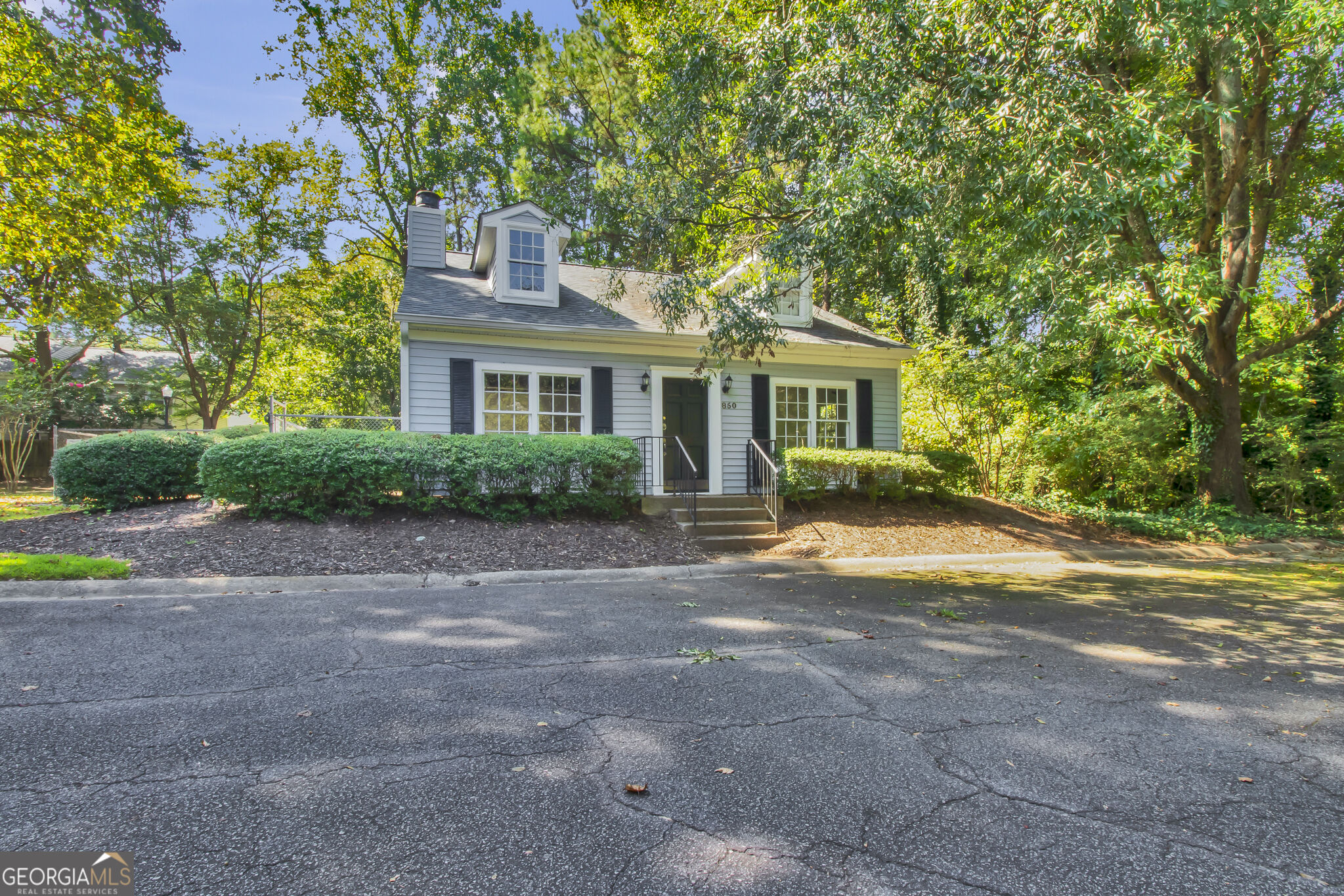 849 Heritage Square