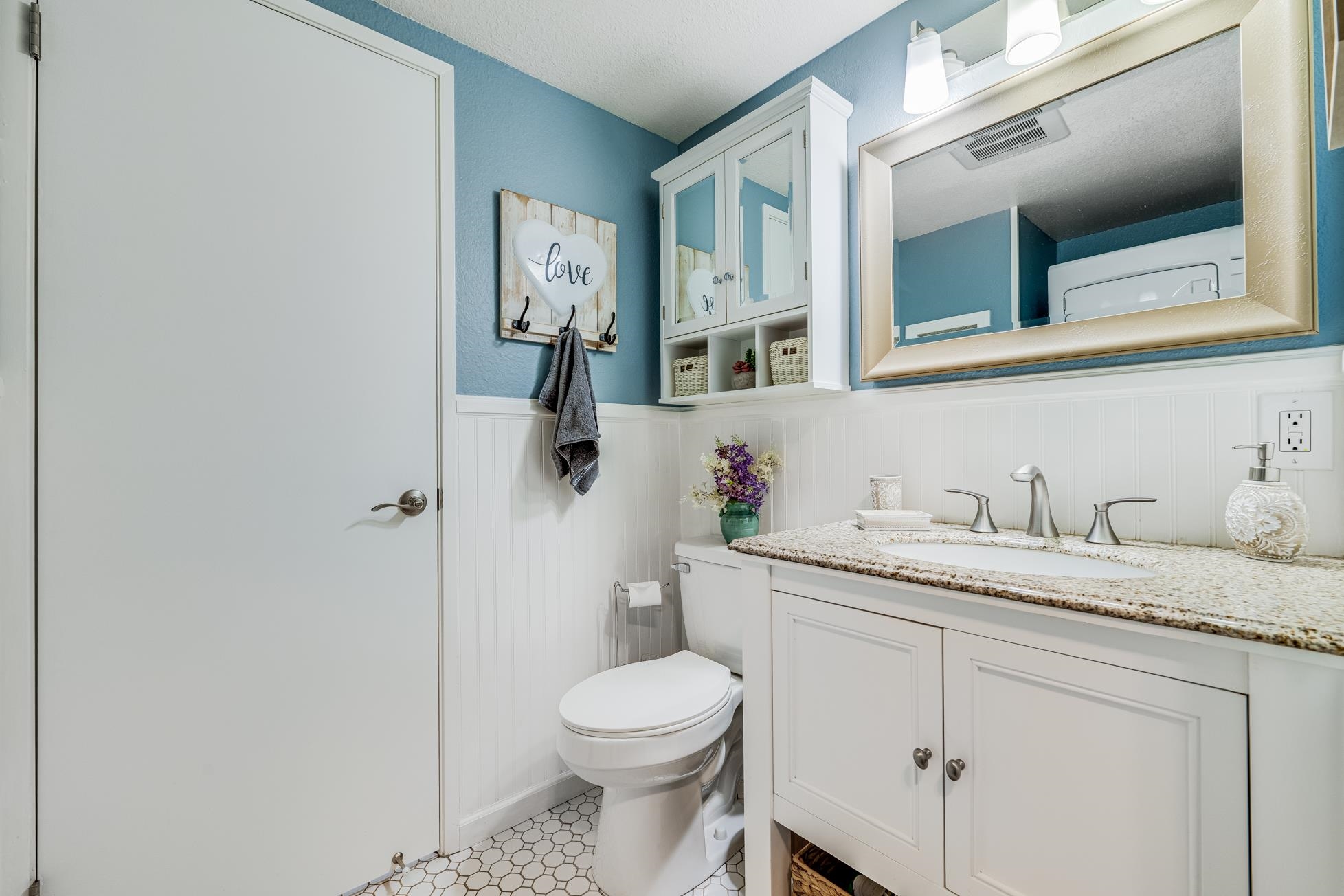 140 UWAPO Rd Unit: 9-103
