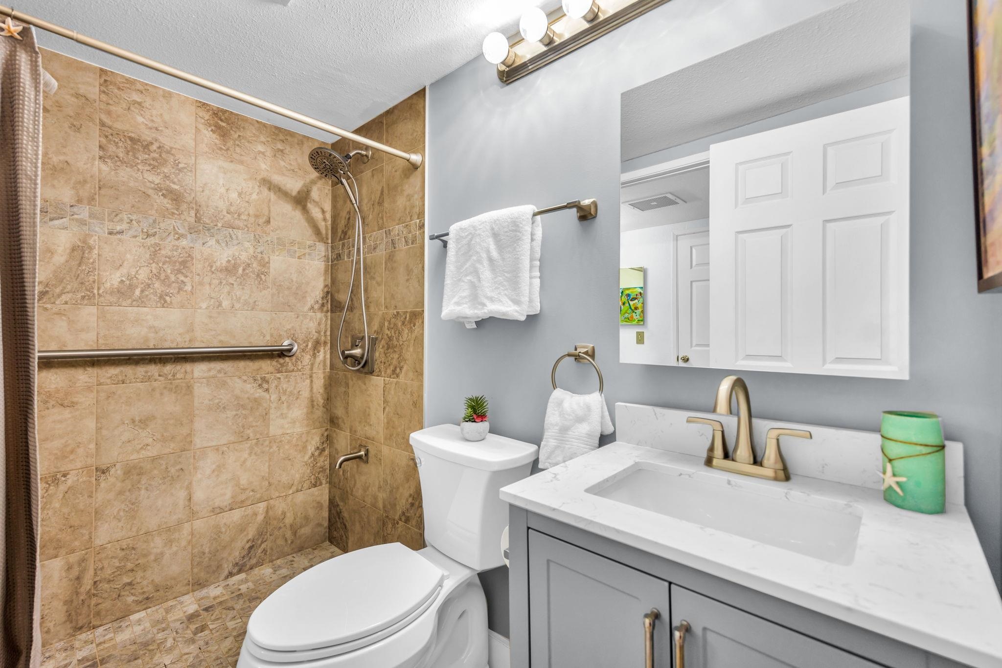 140 UWAPO Rd Unit: 36-104