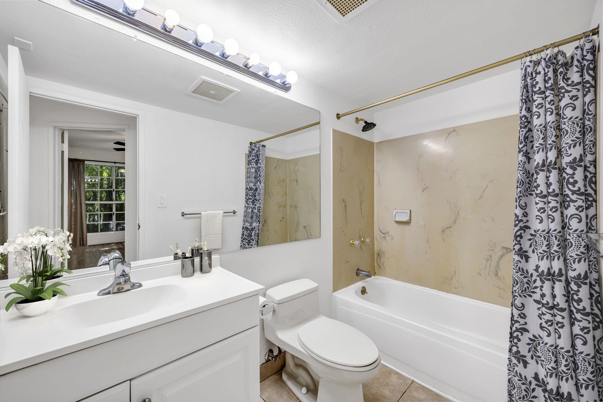 160 KEONEKAI Rd Unit: 12-106
