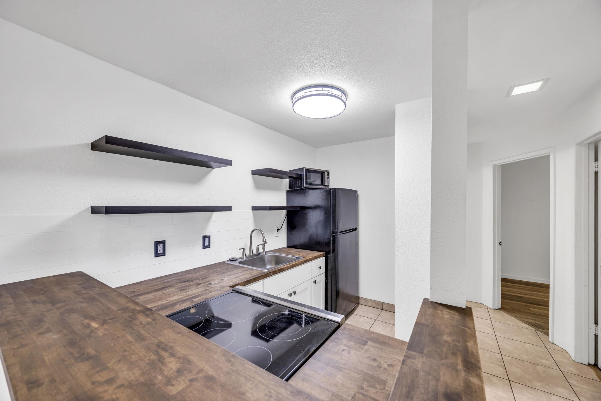 160 KEONEKAI Rd Unit: 12-106