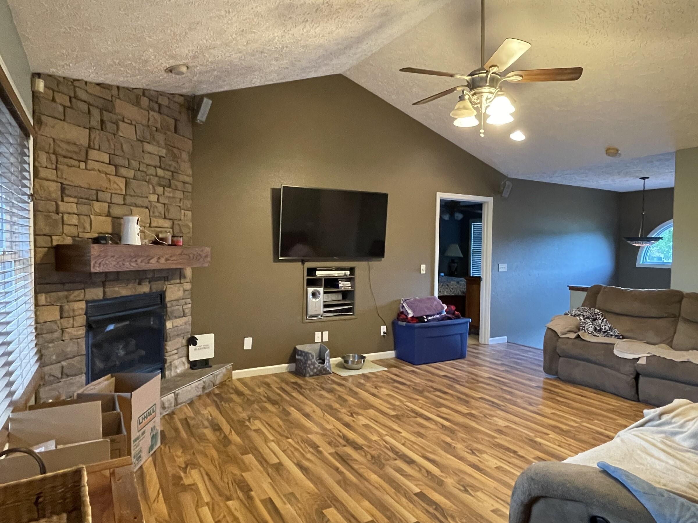 108 Lakeview Circle