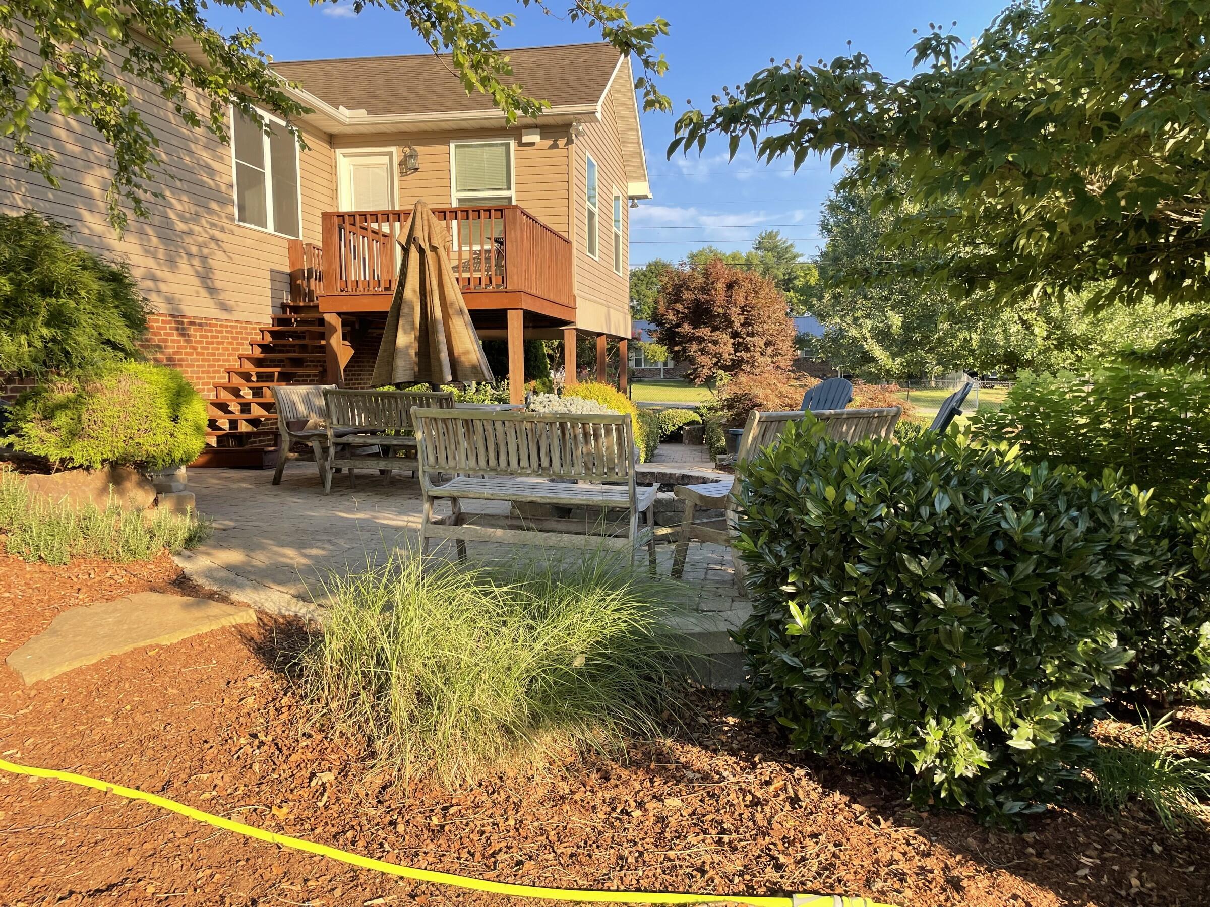 108 Lakeview Circle
