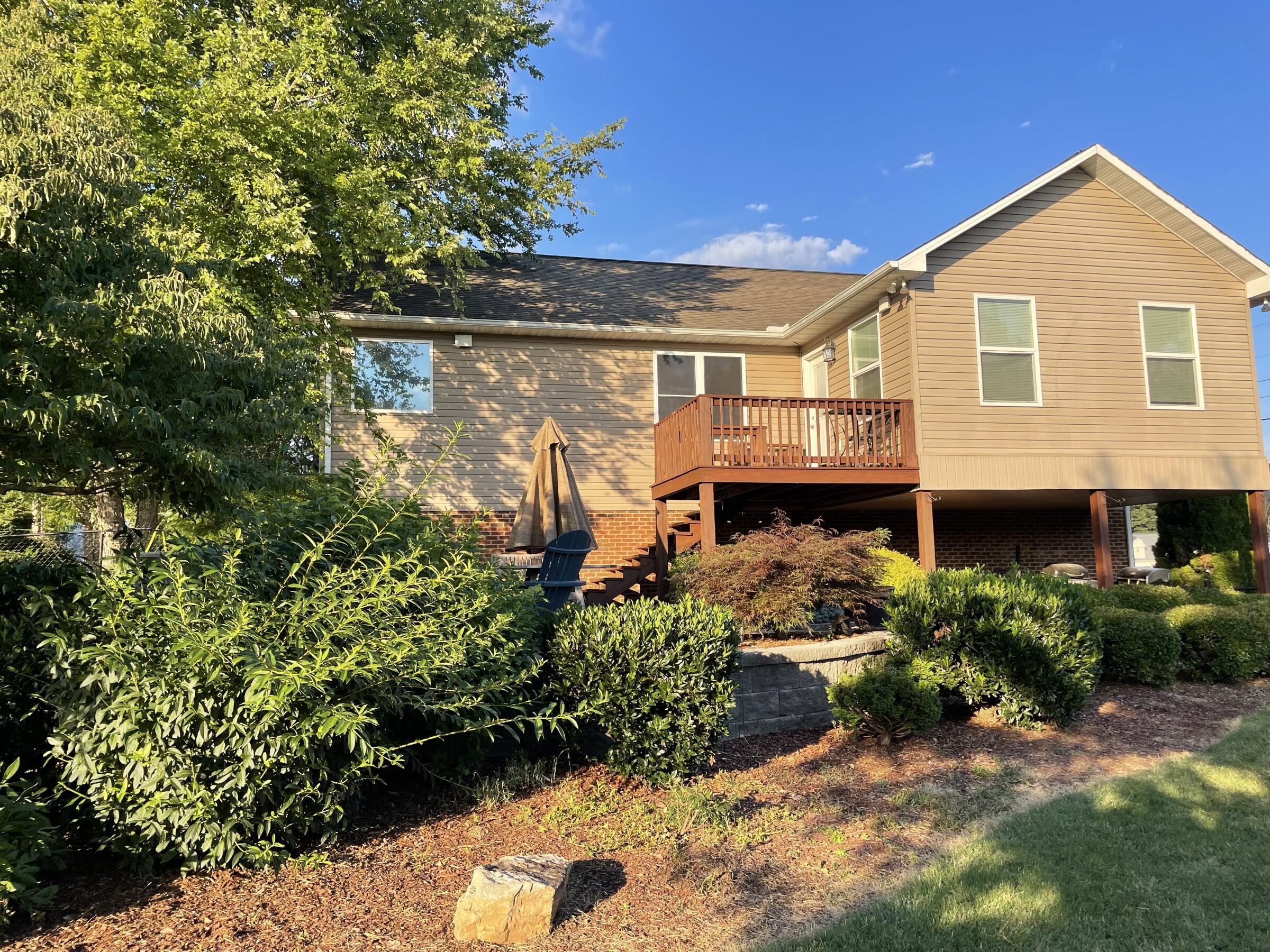 108 Lakeview Circle