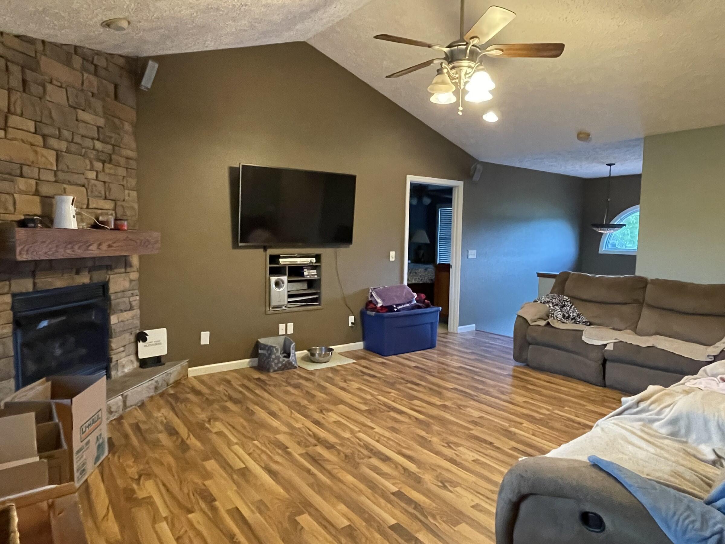 108 Lakeview Circle