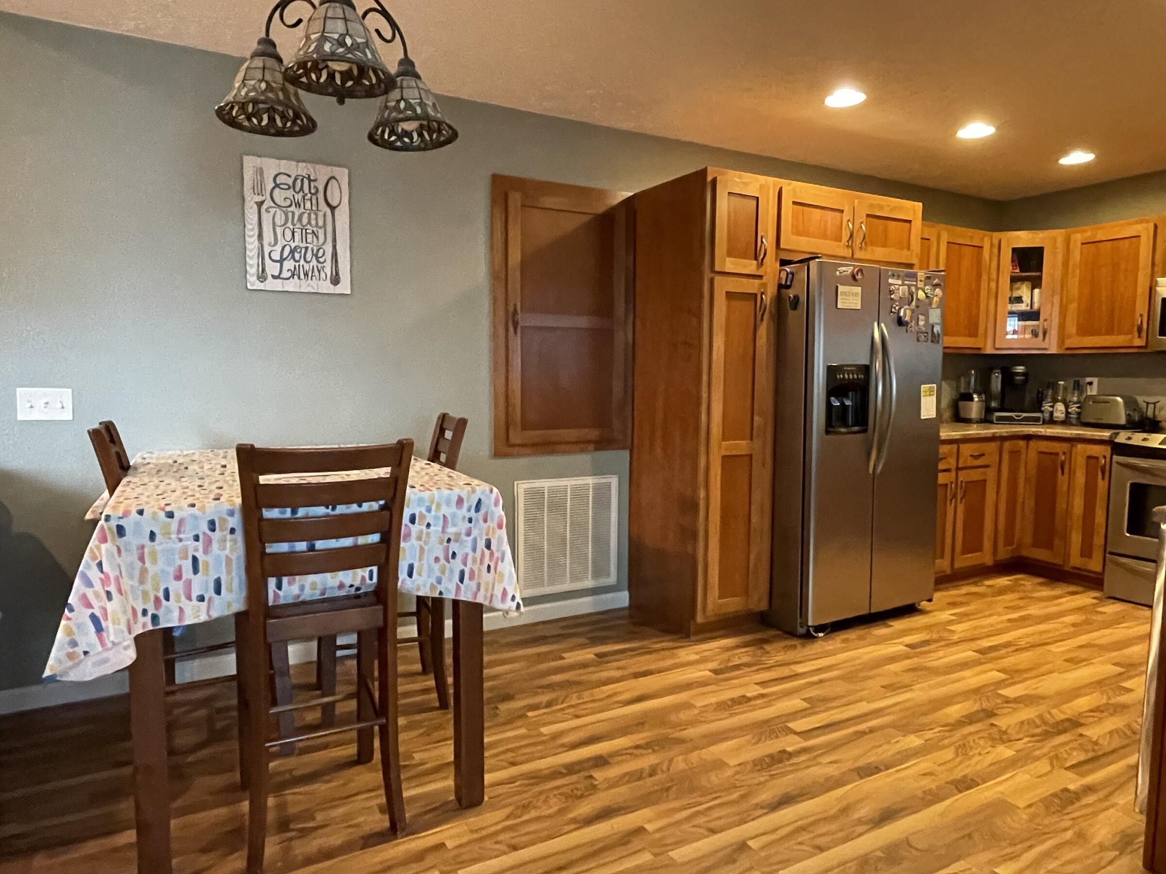 108 Lakeview Circle