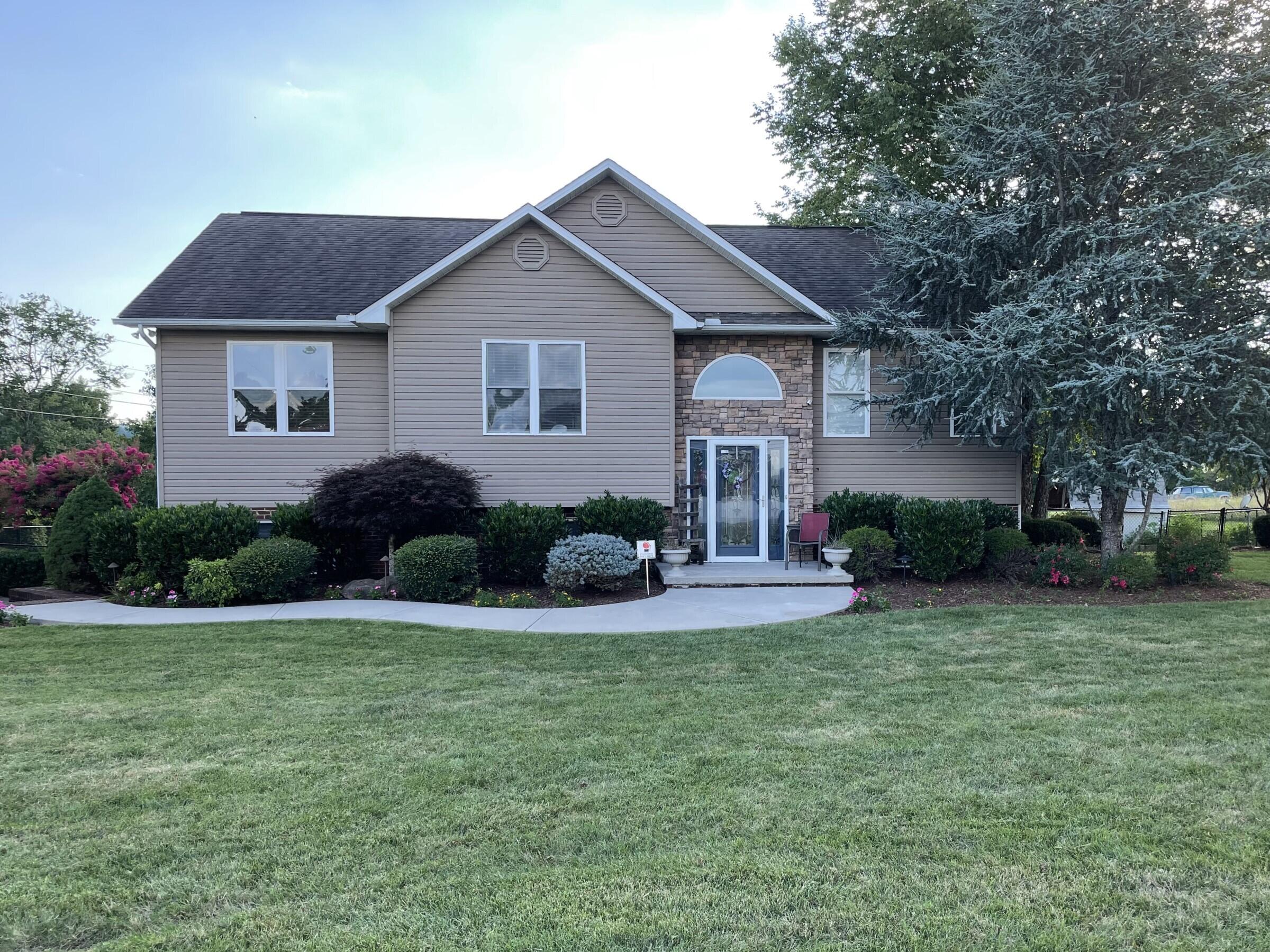 108 Lakeview Circle