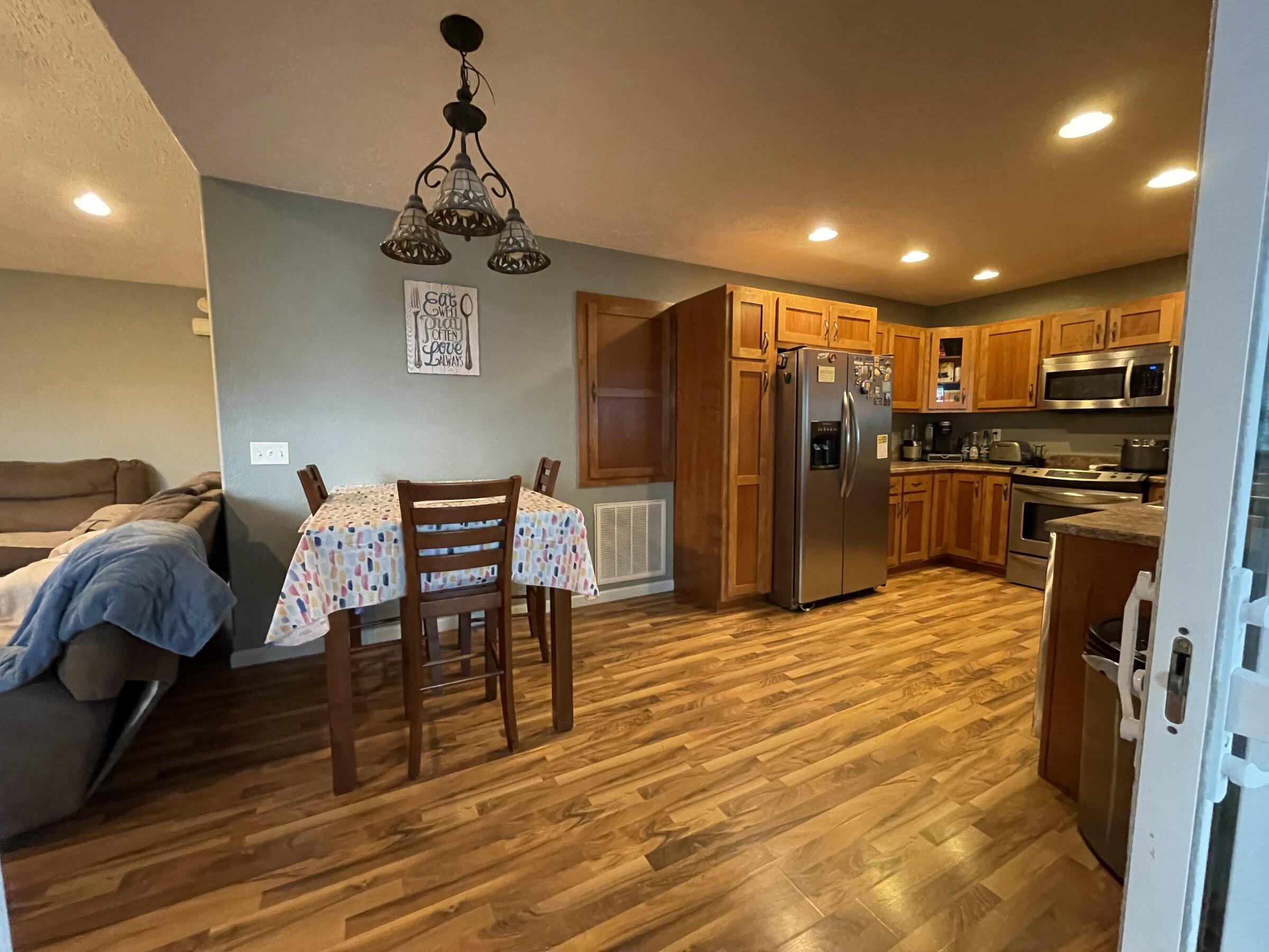 108 Lakeview Circle