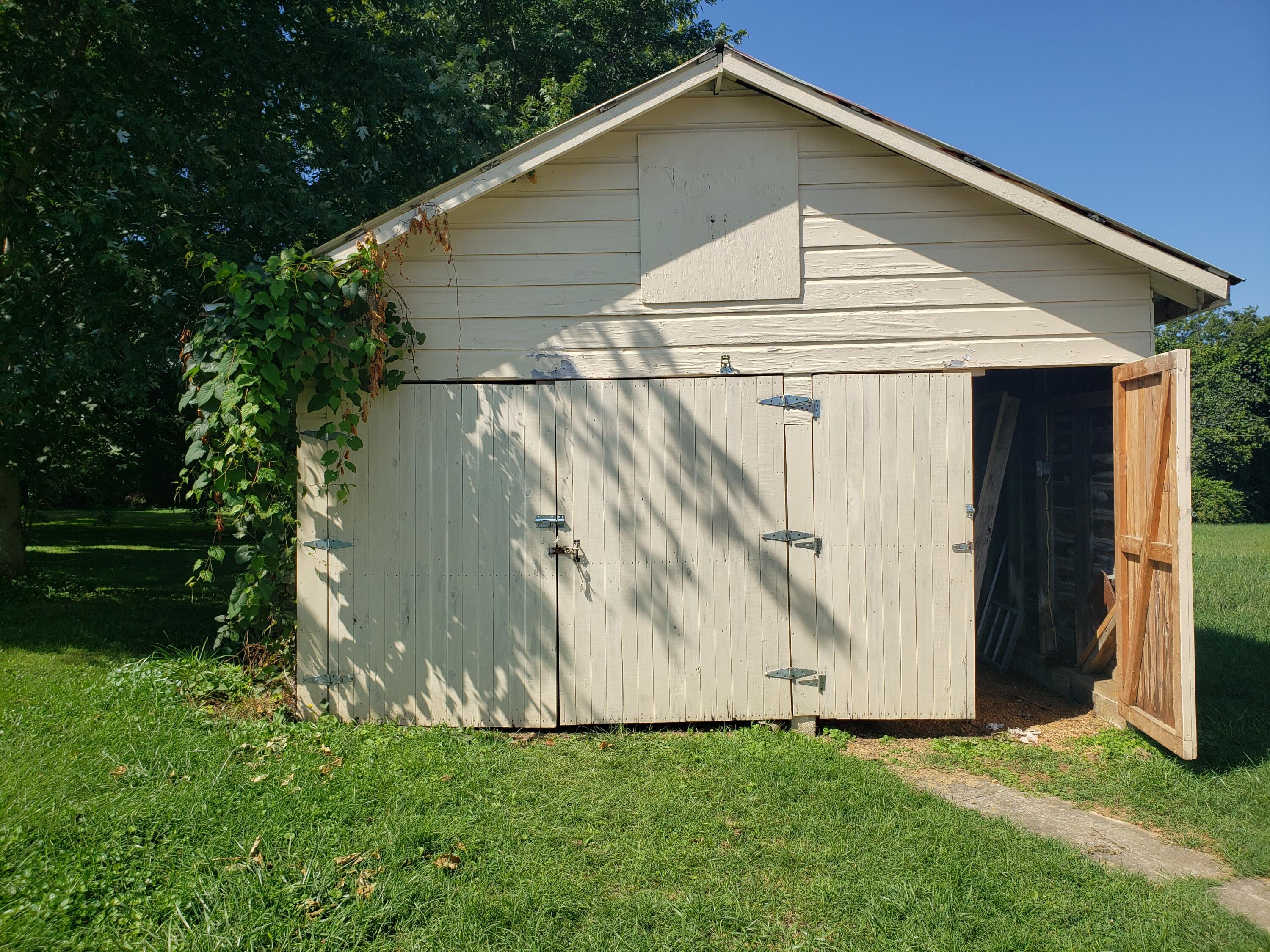 204 Hillcrest Street