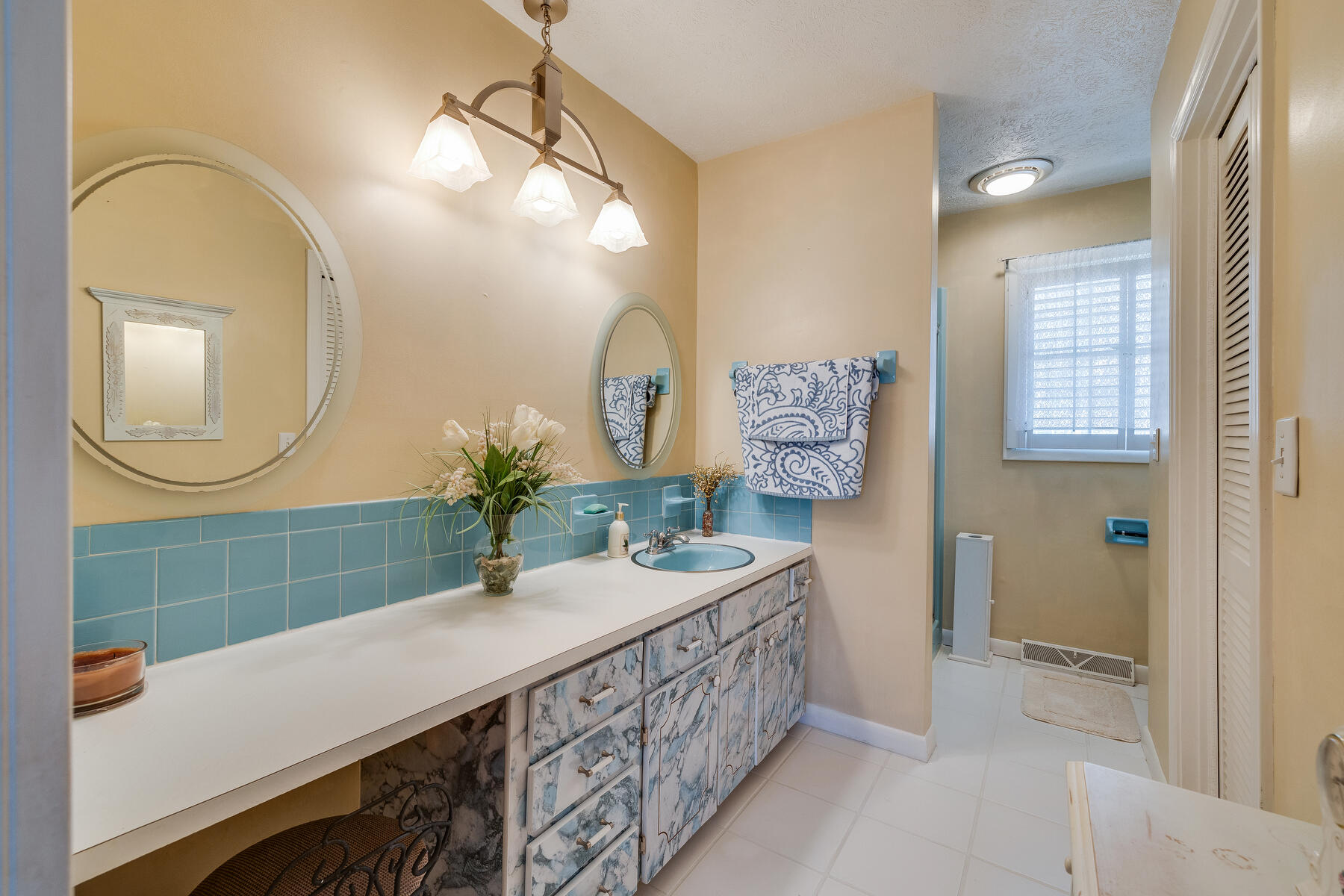 437 North Holston River Drive