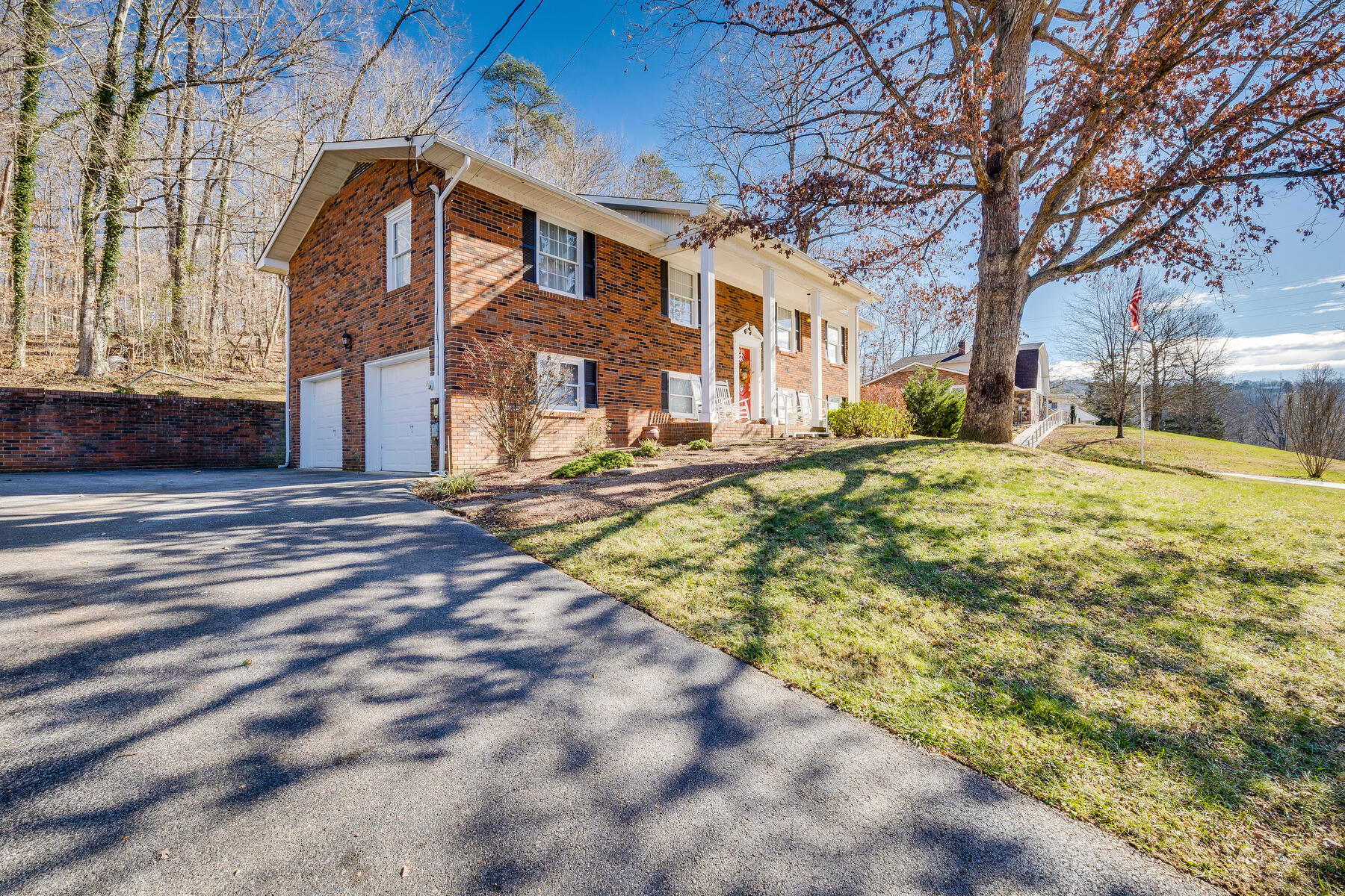 437 North Holston River Drive