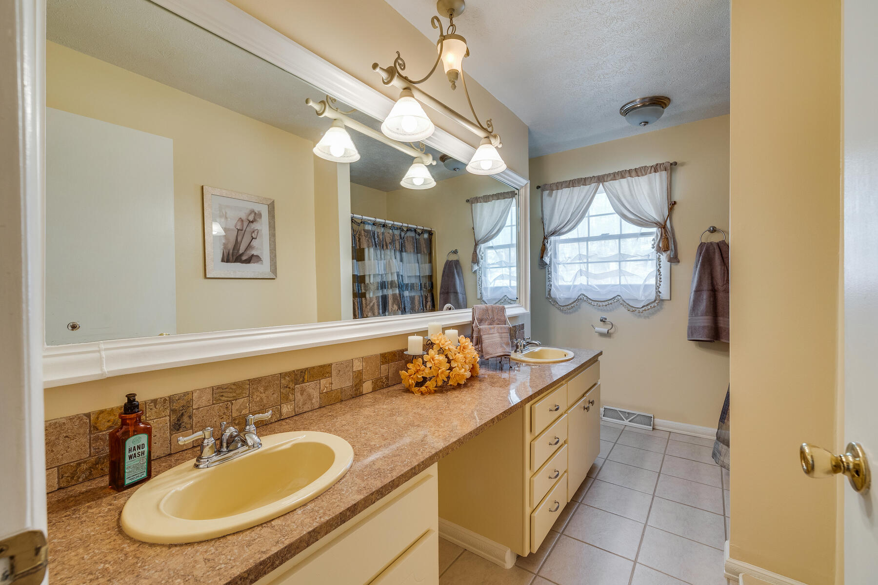 437 North Holston River Drive