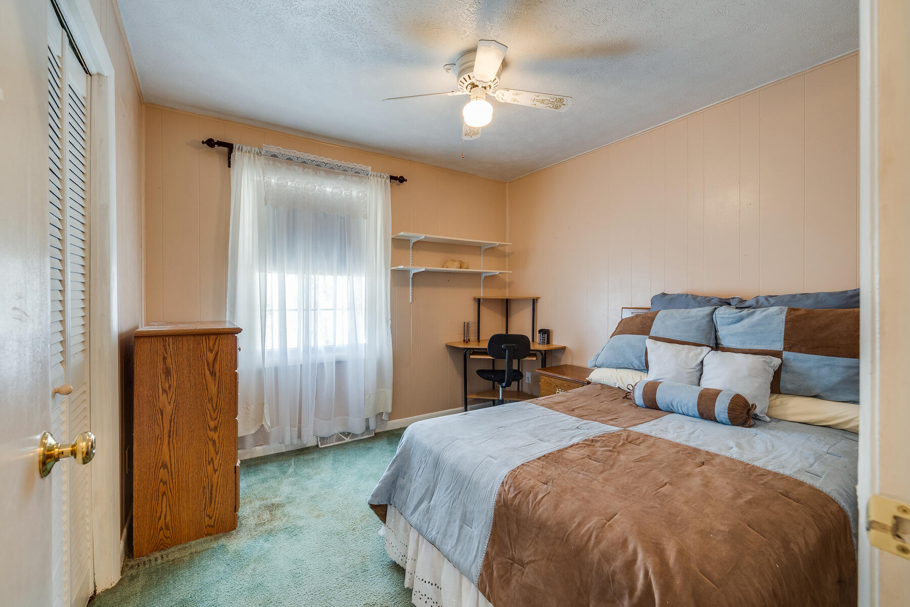 437 North Holston River Drive