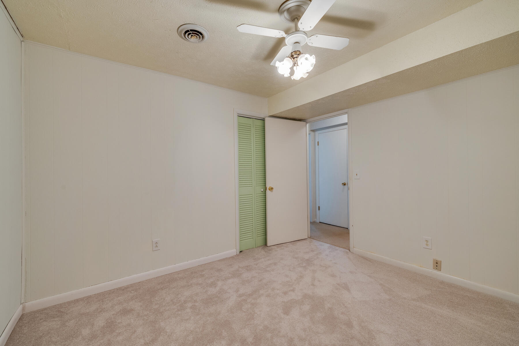 437 North Holston River Drive