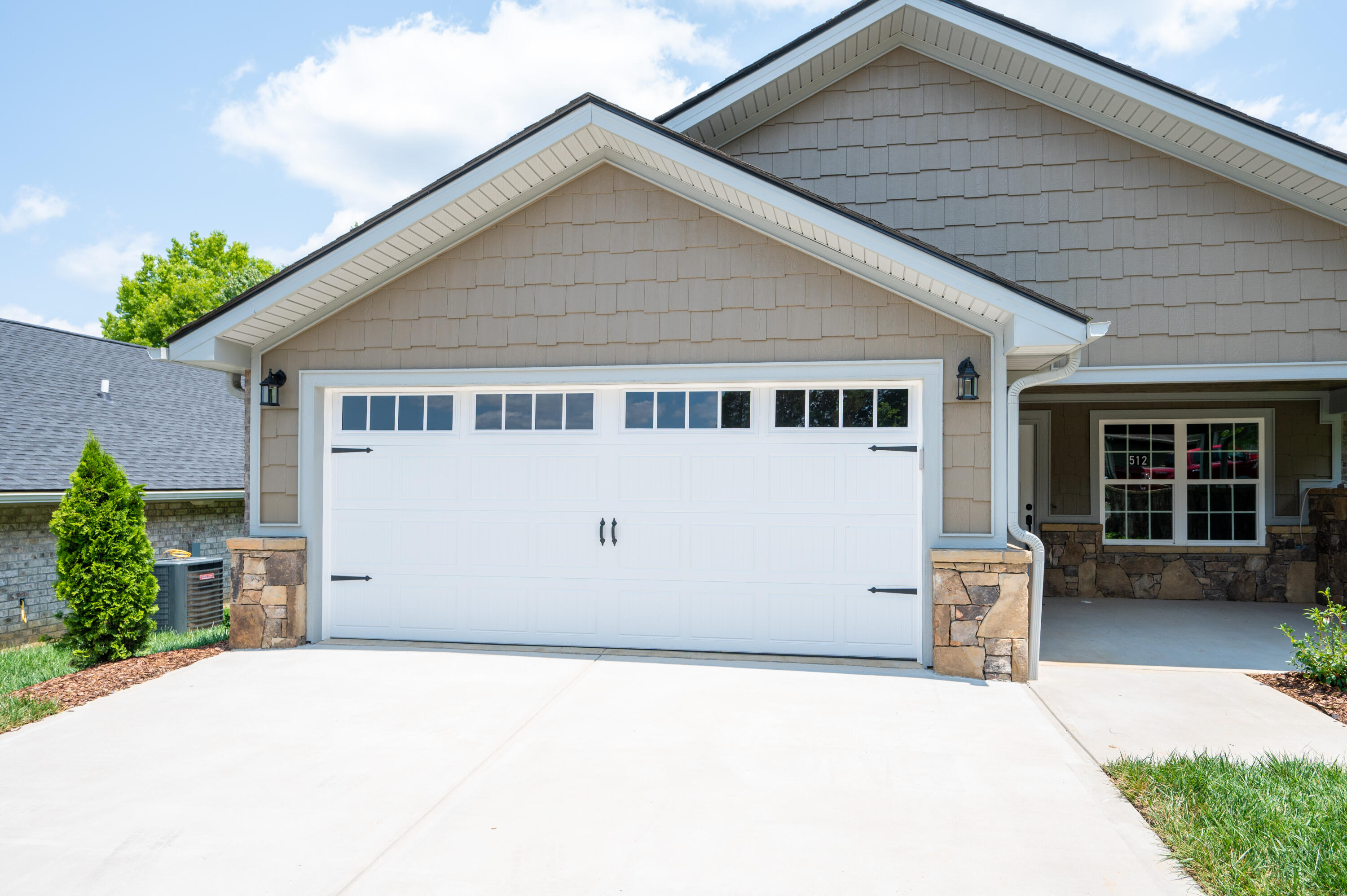 512 Hickory Tree Private Drive