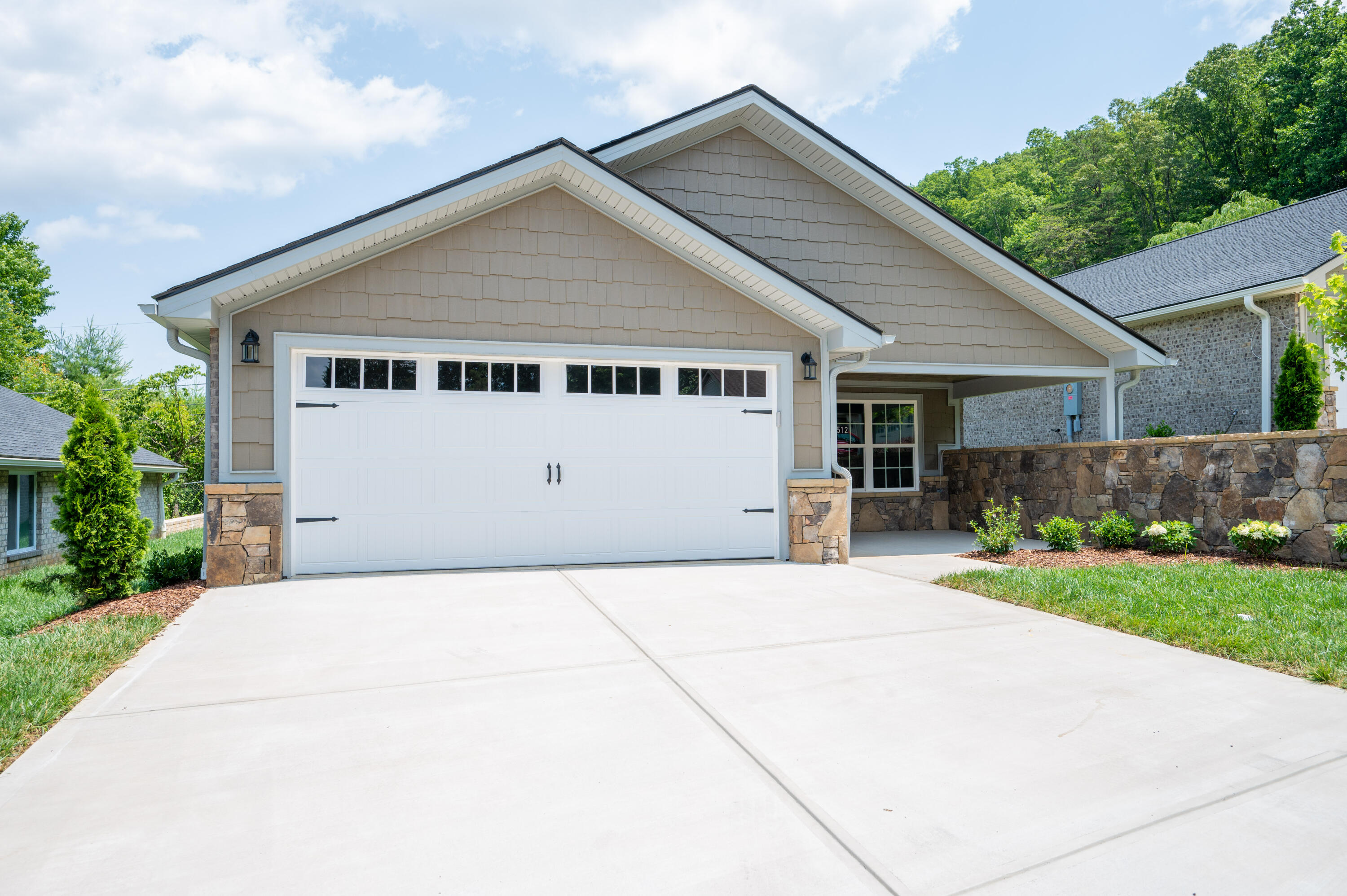 512 Hickory Tree Private Drive