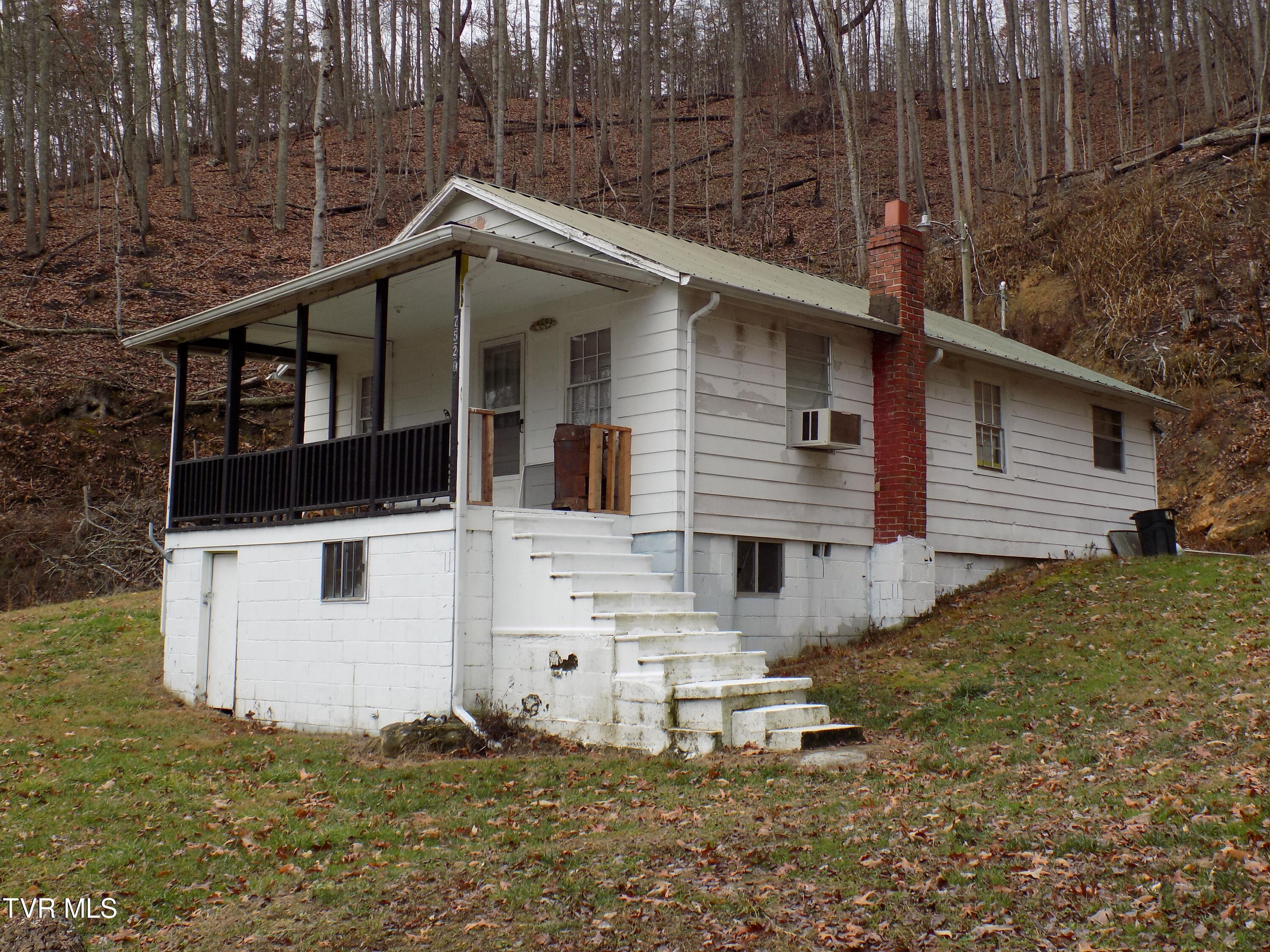 7526 Hwy 66 N