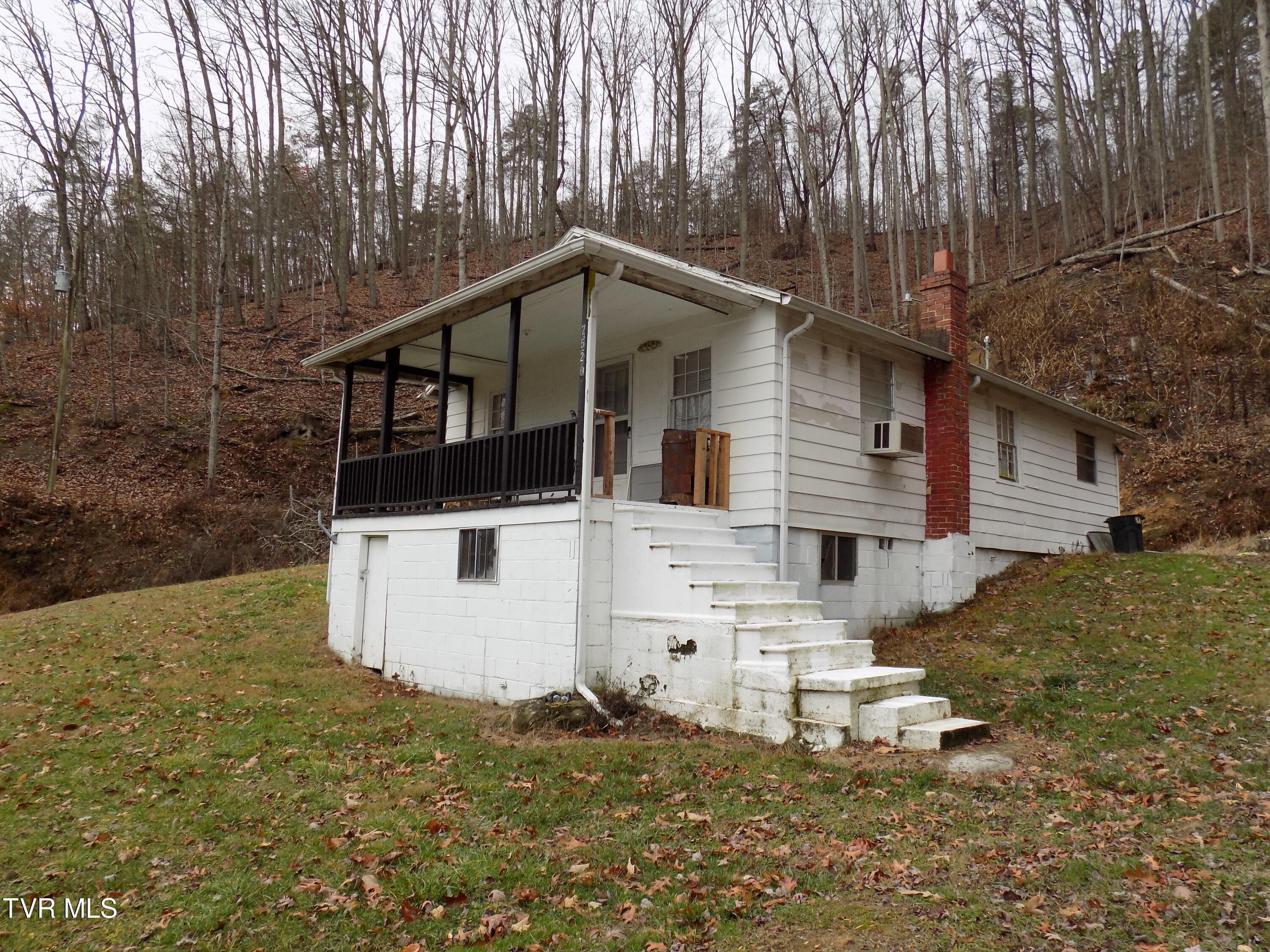 7526 Hwy 66 N