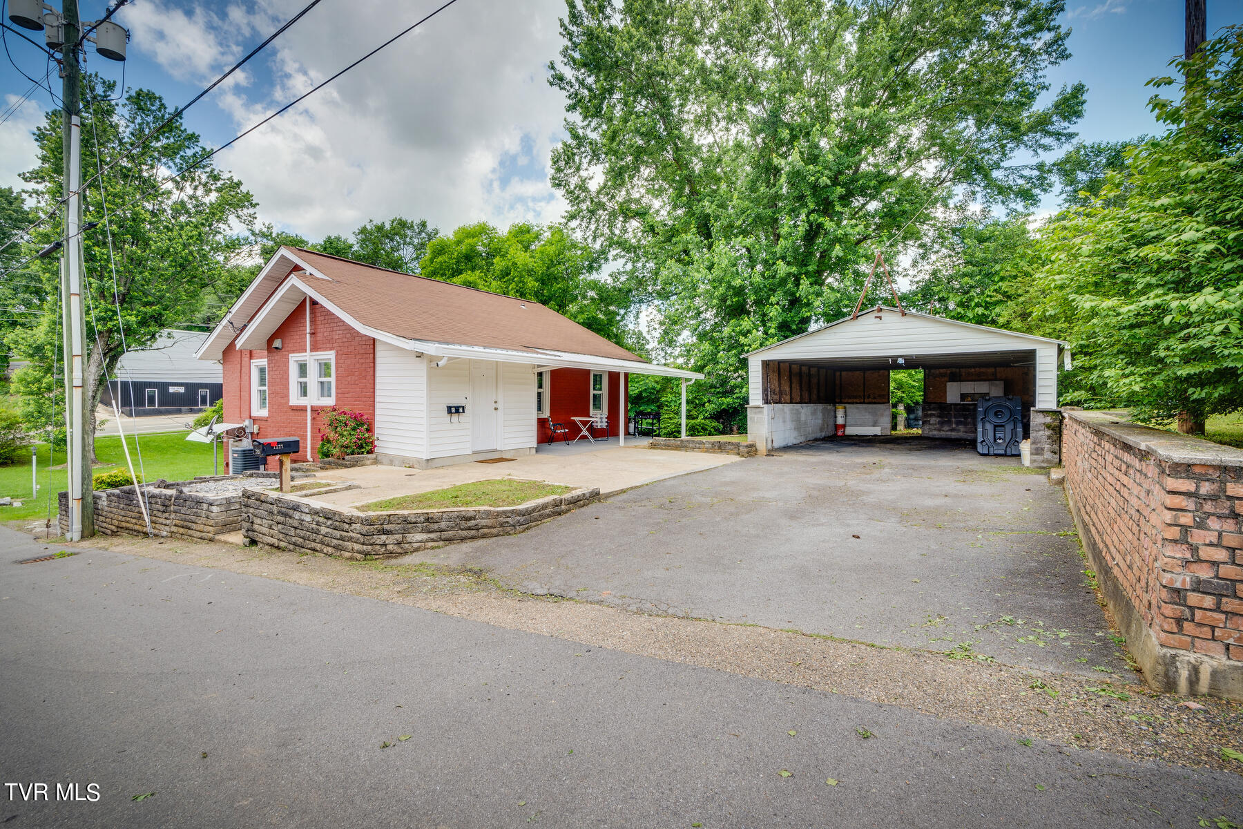 1521 Lynn Garden Drive