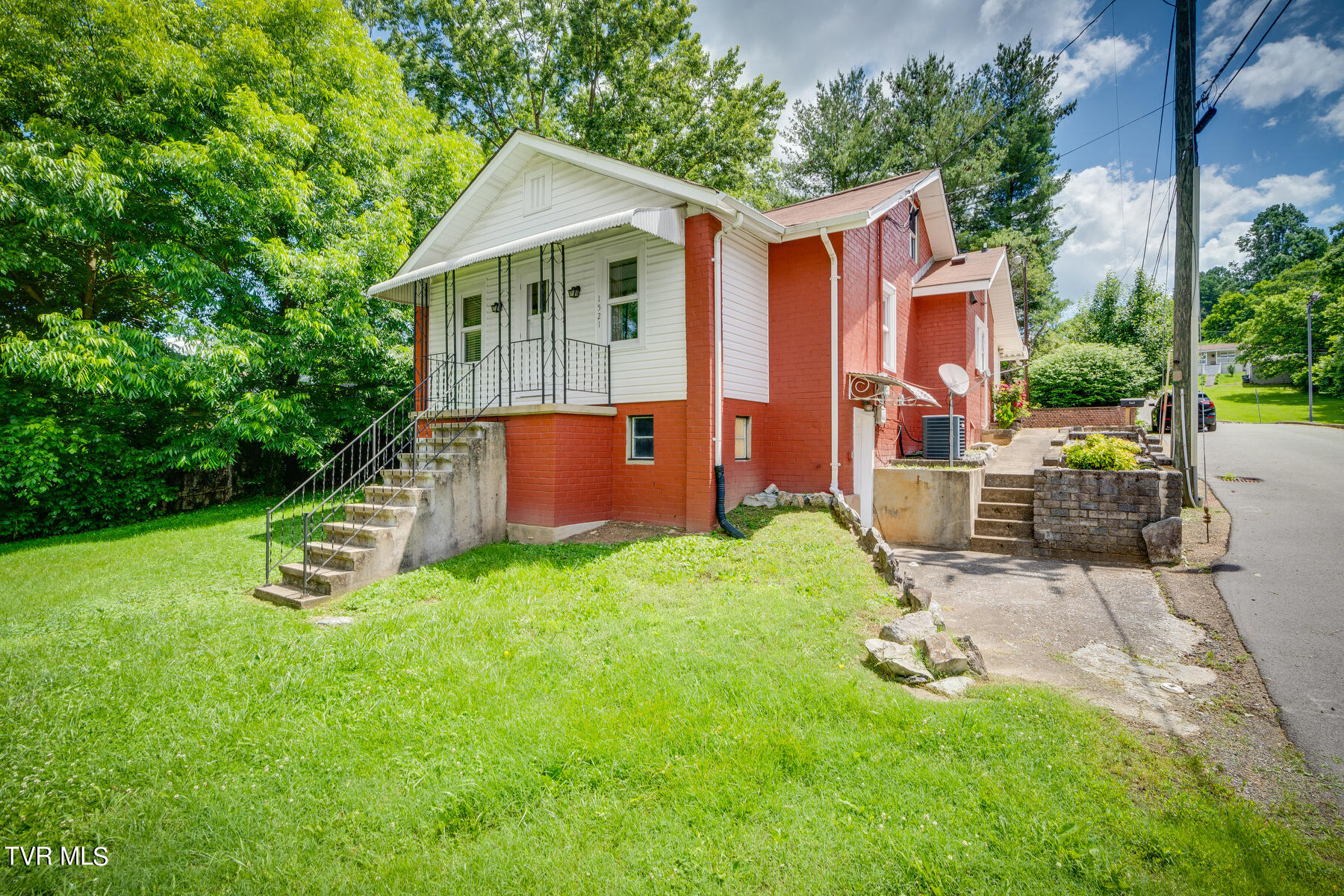 1521 Lynn Garden Drive