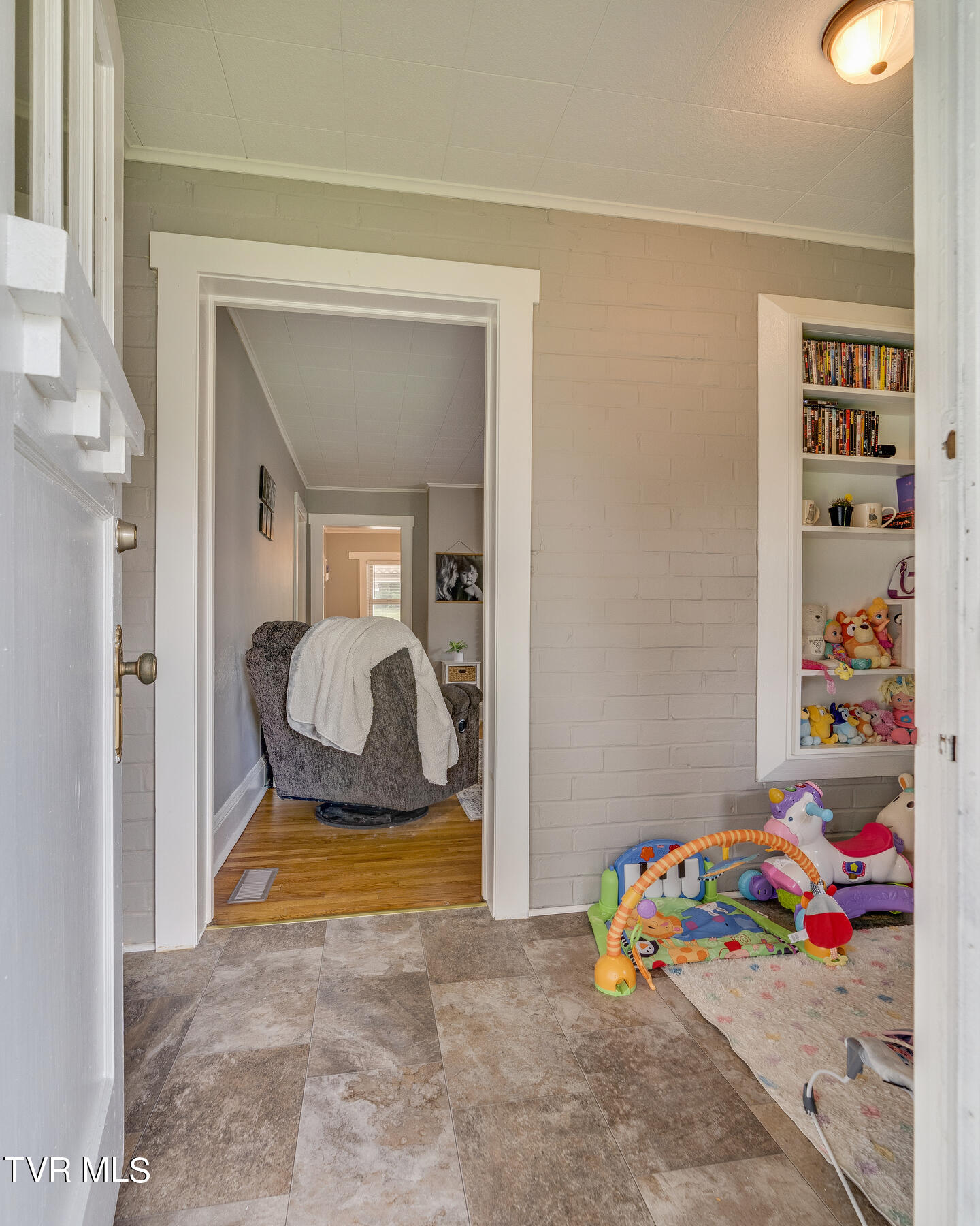 1521 Lynn Garden Drive