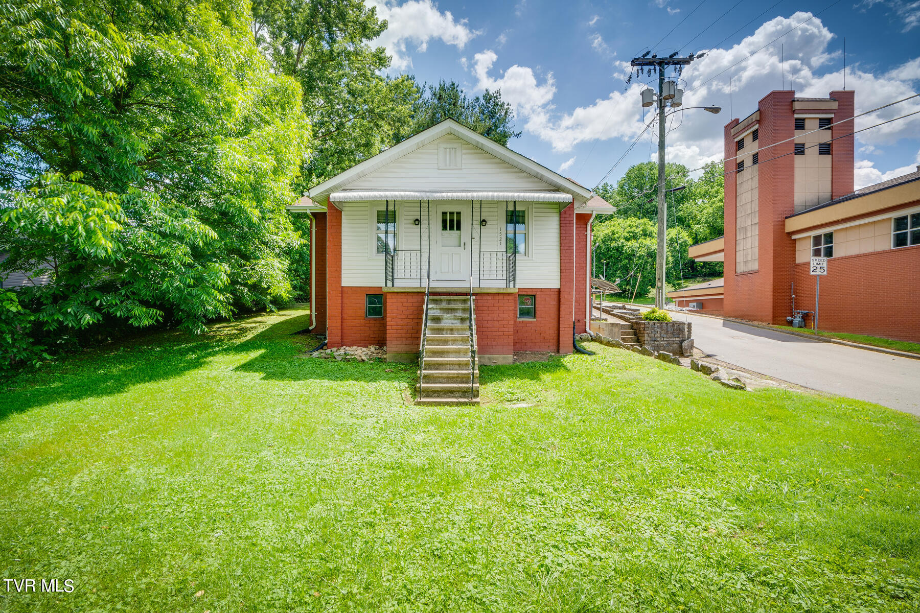1521 Lynn Garden Drive