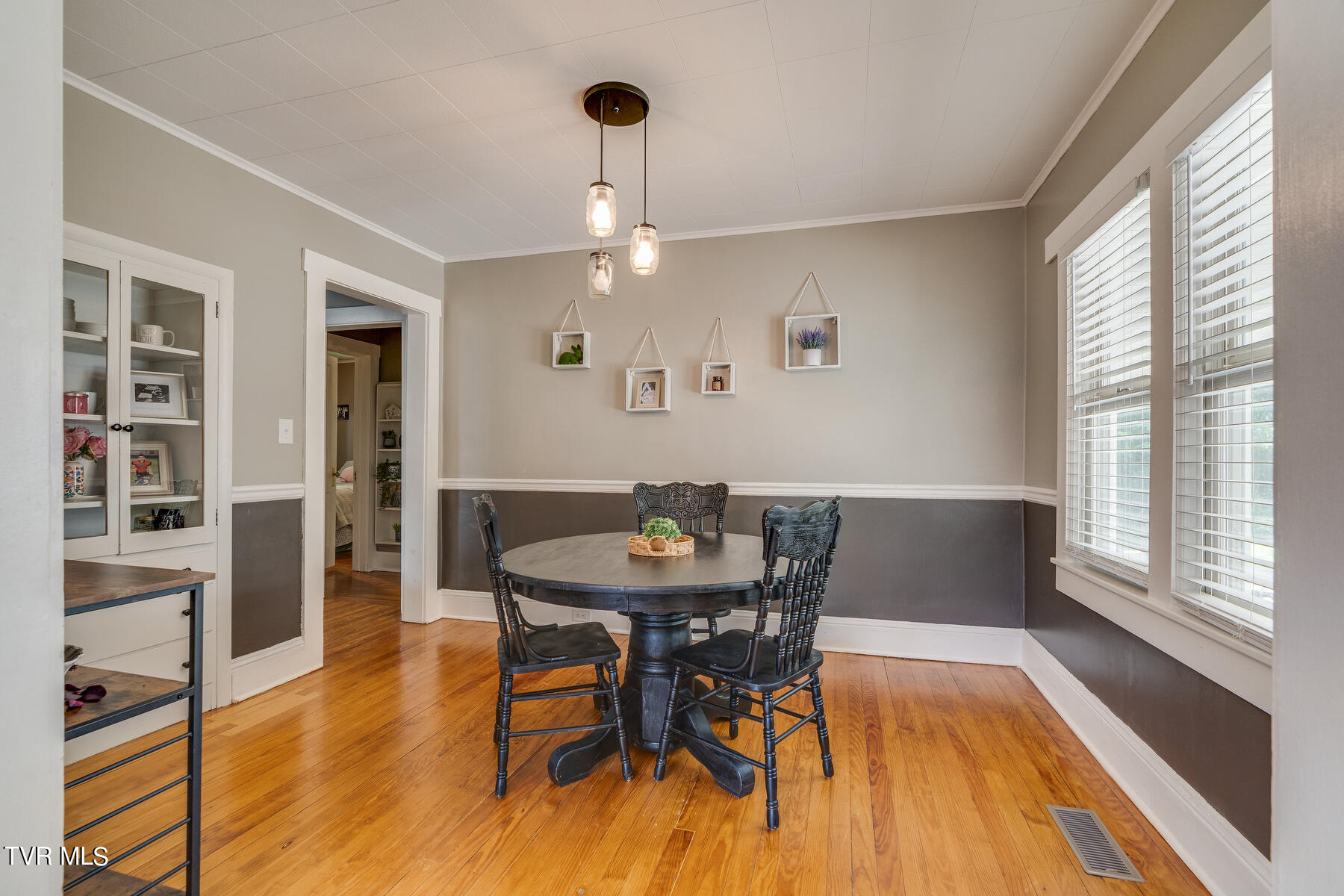 1521 Lynn Garden Drive