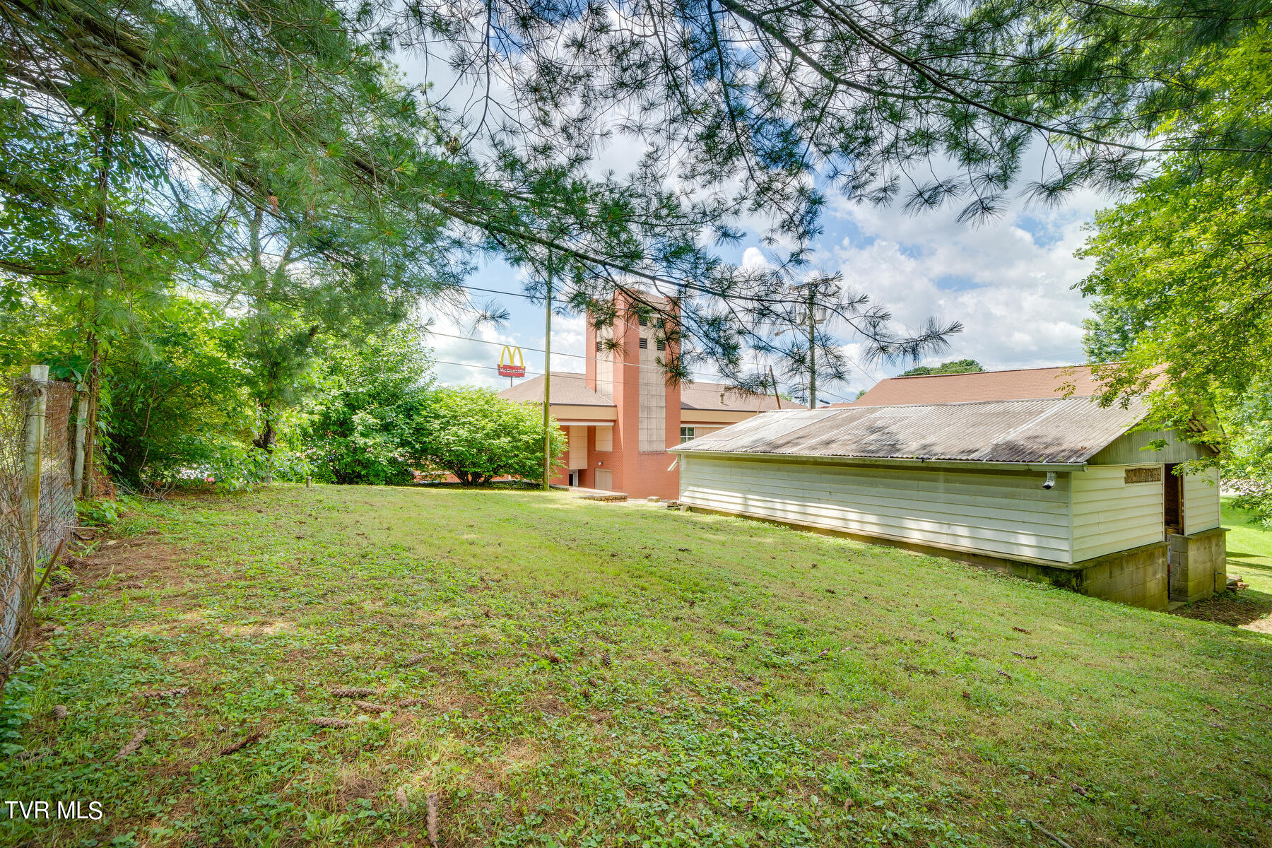 1521 Lynn Garden Drive