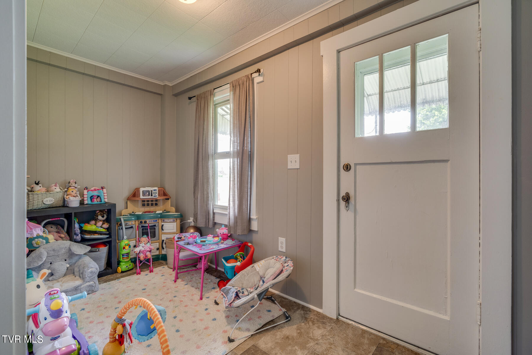 1521 Lynn Garden Drive