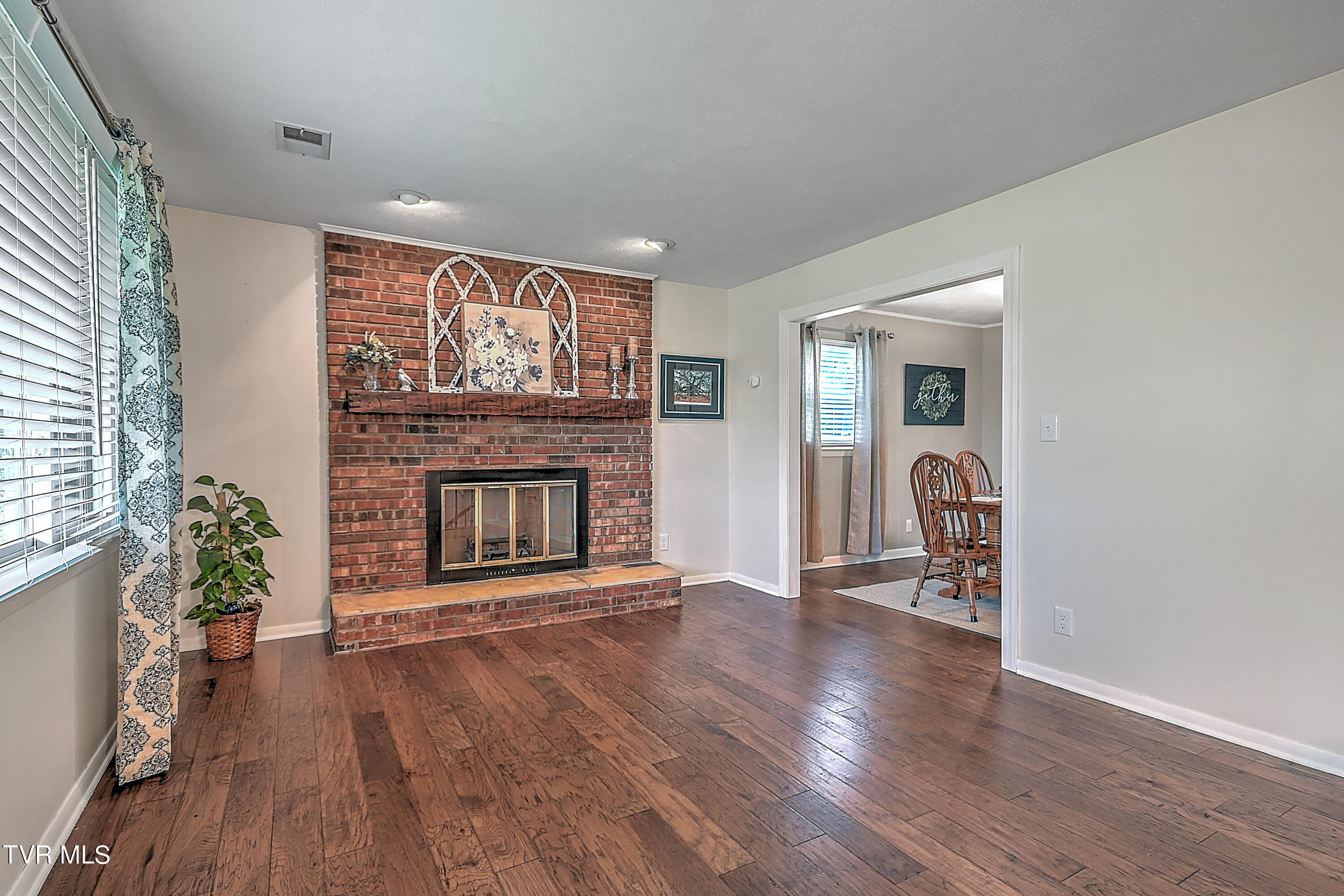 843 Island Road