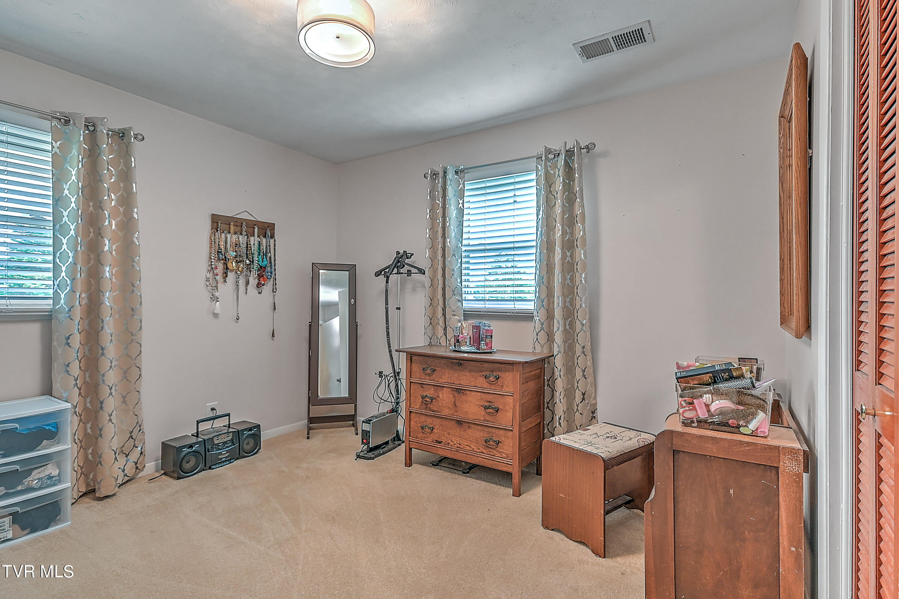 843 Island Road