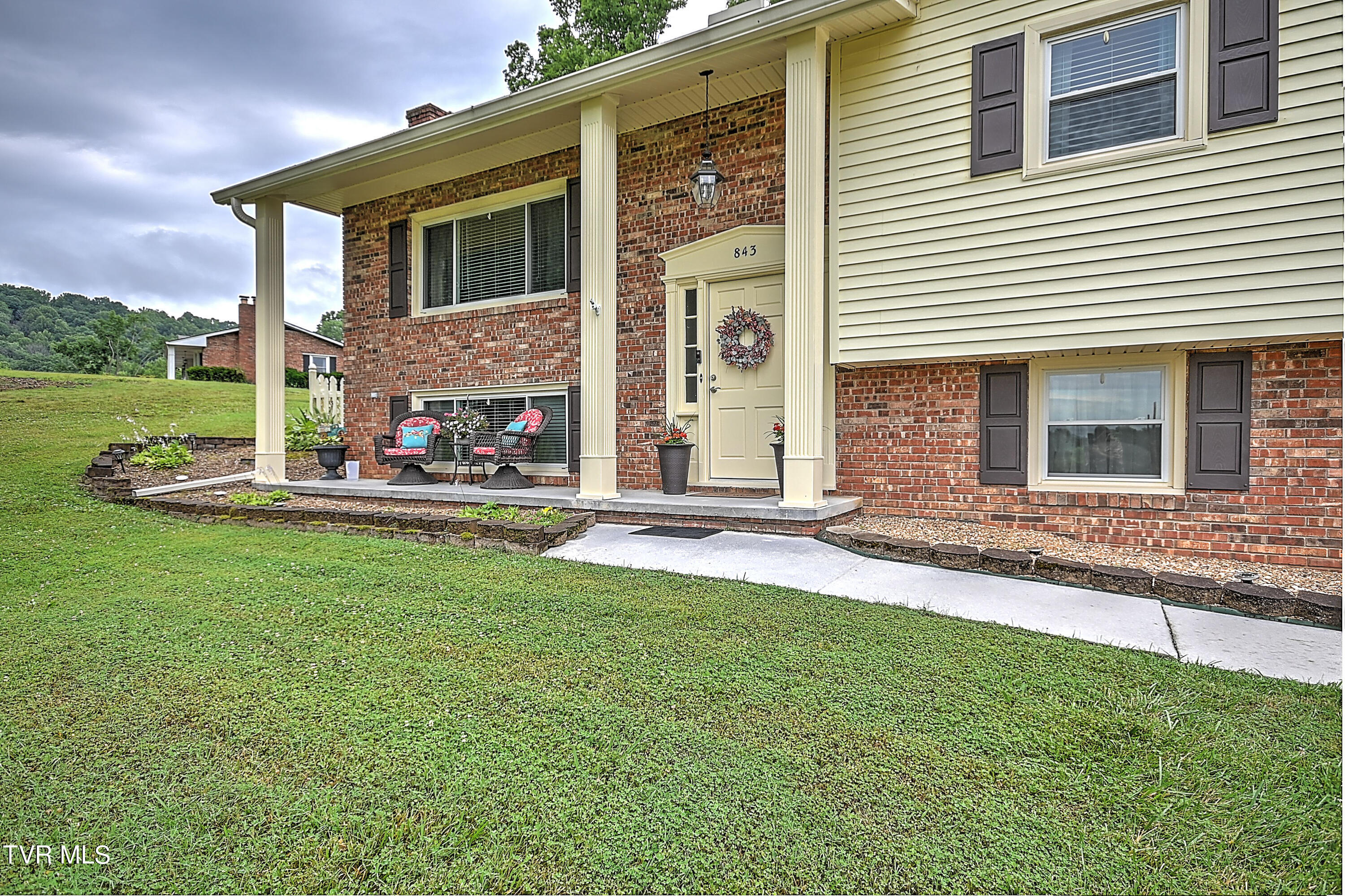 843 Island Road