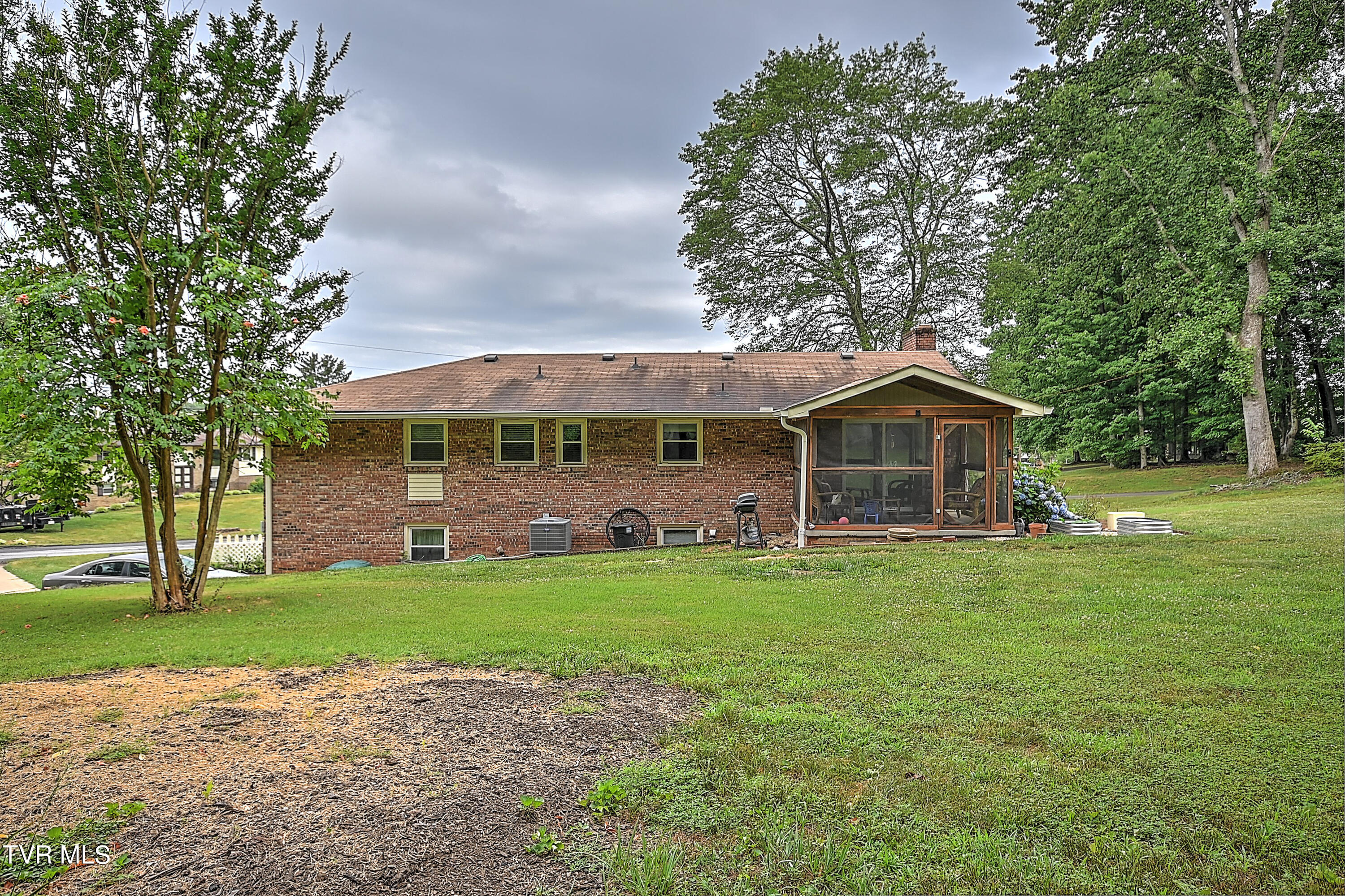 843 Island Road