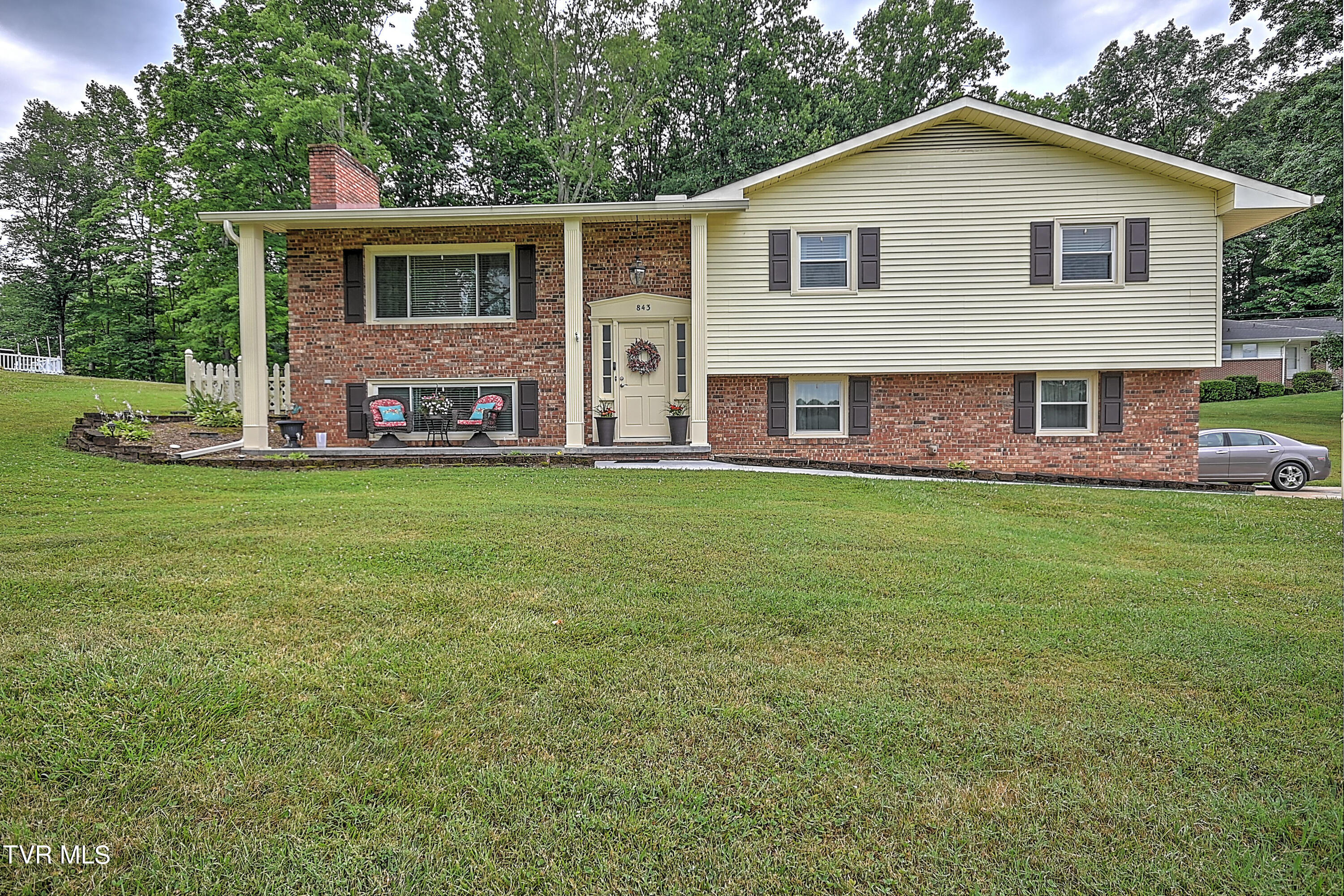 843 Island Road