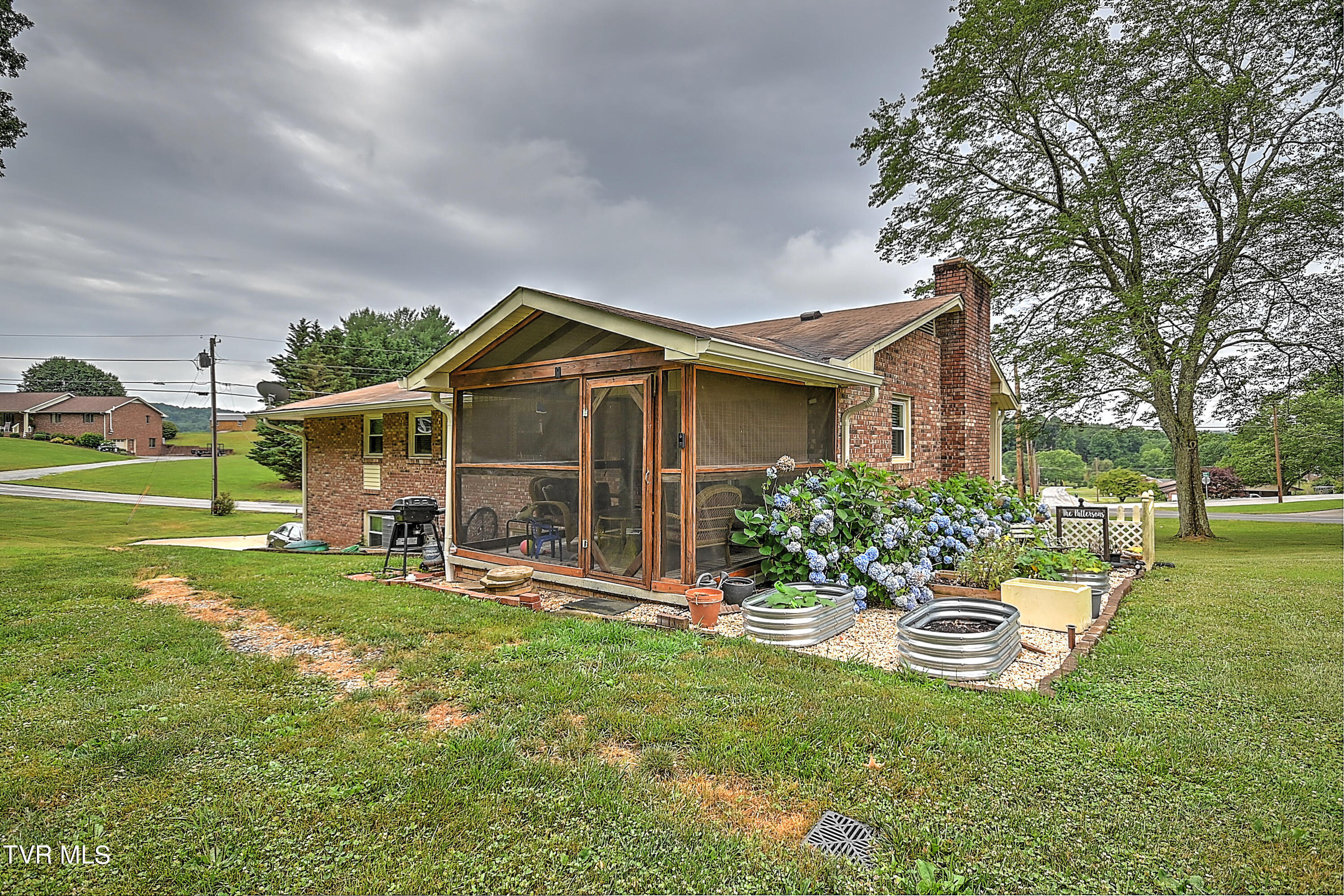 843 Island Road