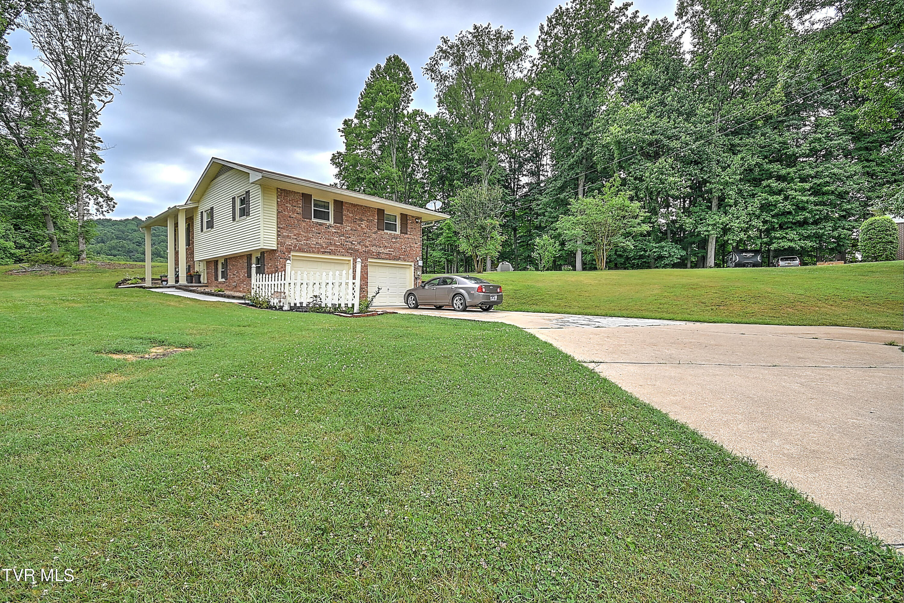 843 Island Road