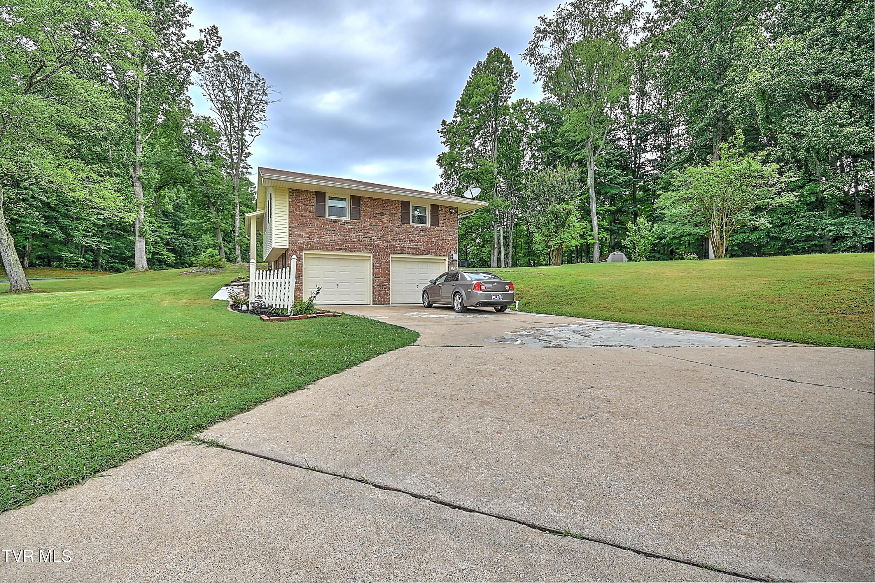 843 Island Road