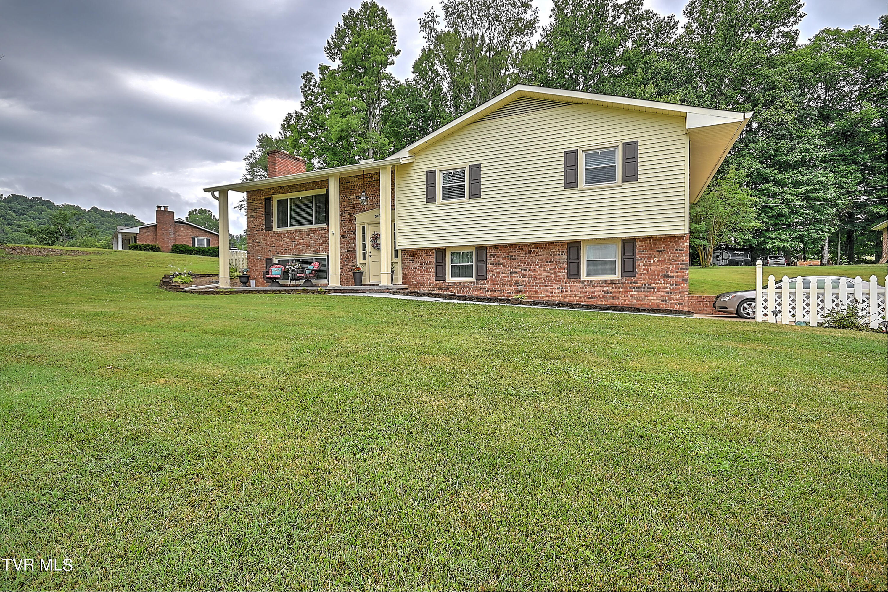 843 Island Road